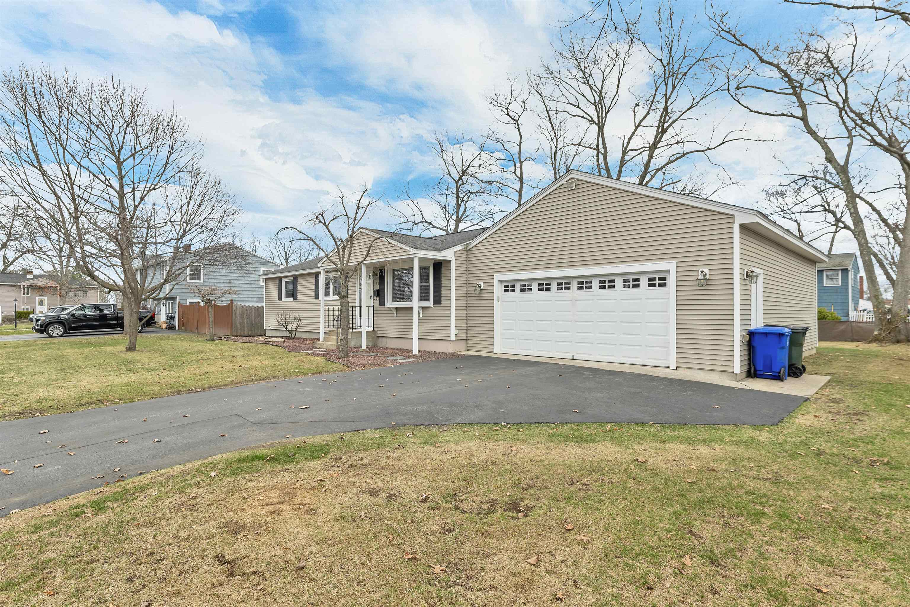 24 Healion St, Manchester, NH 03109