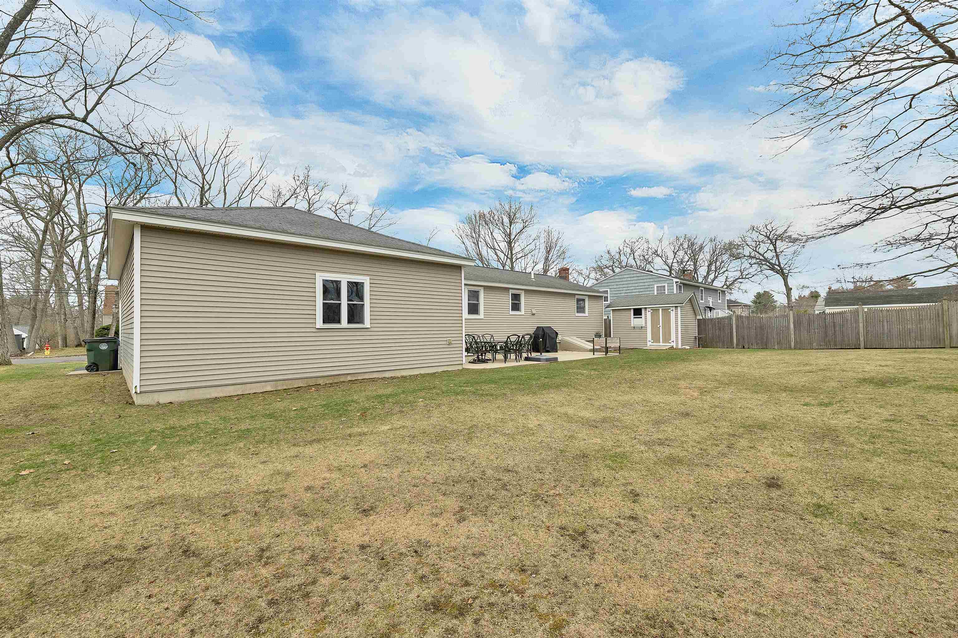 24 Healion St, Manchester, NH 03109