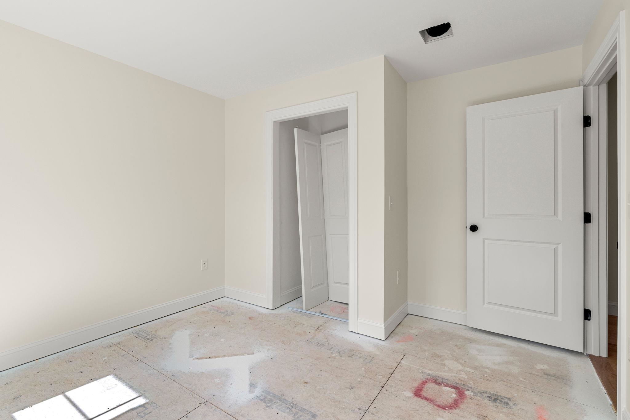 10 Blaisdell Ct, Raymond, NH 03077