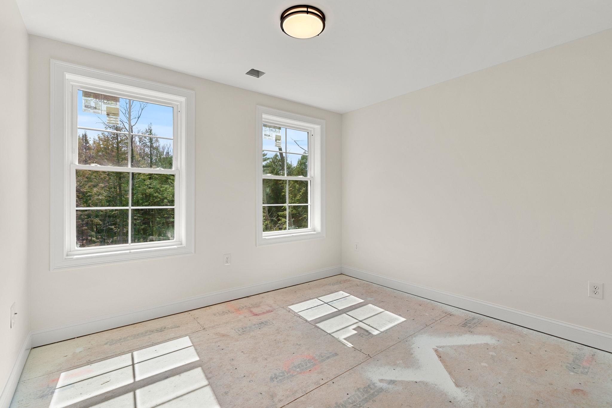 10 Blaisdell Ct, Raymond, NH 03077