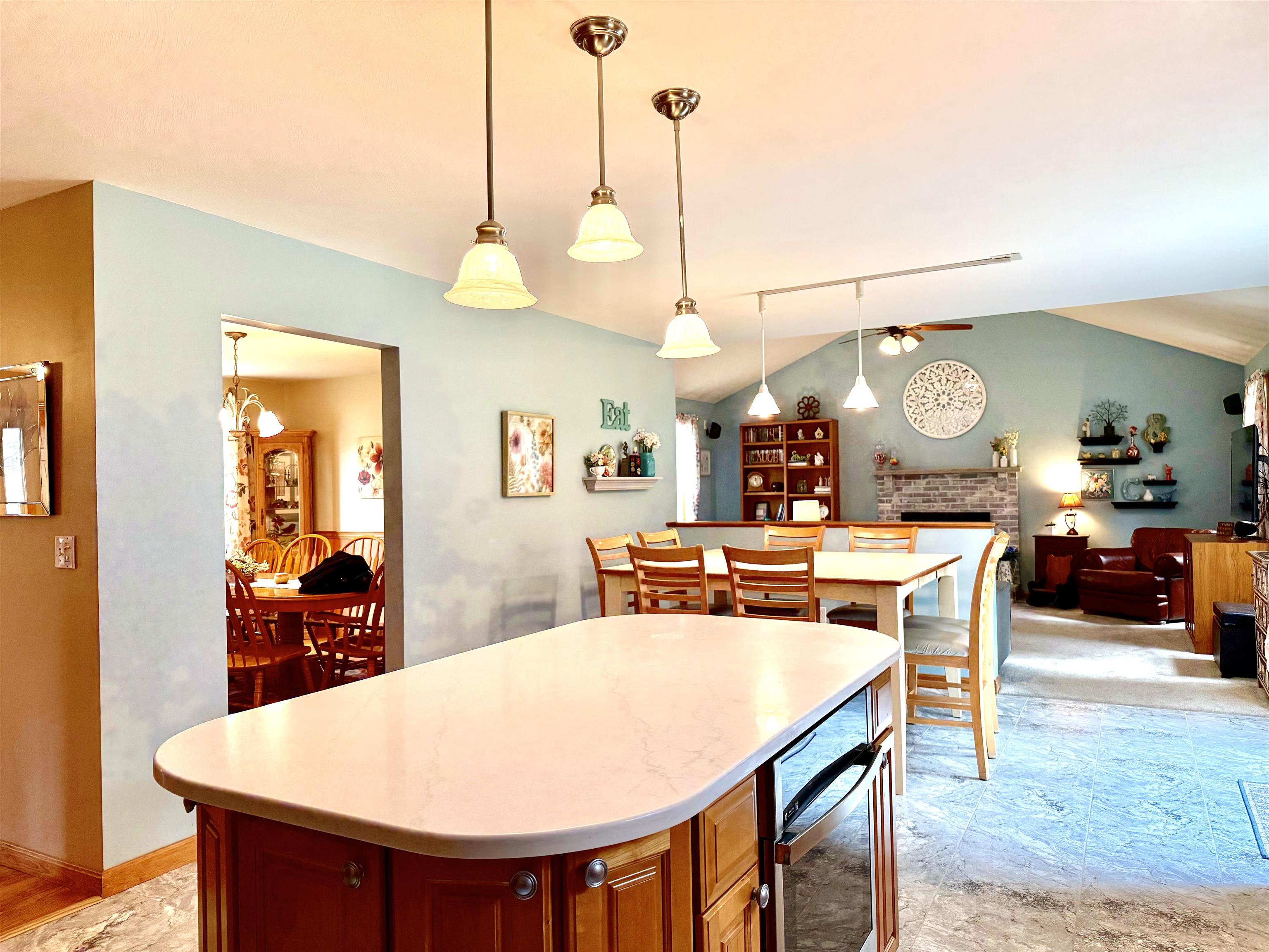 3 Norway Dr, Brookline, NH 03033