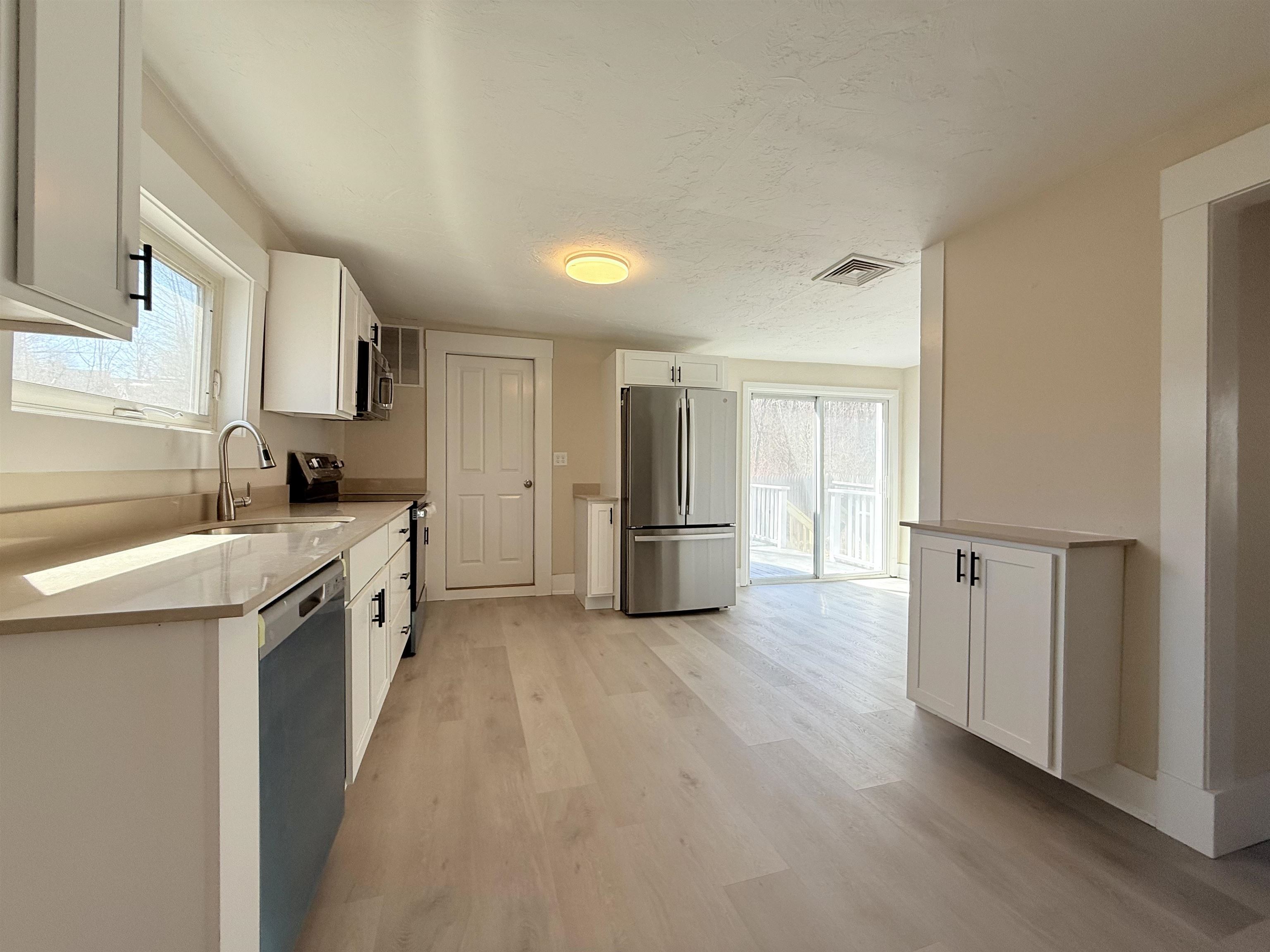 8 Holman St, Hillsborough, NH 03221