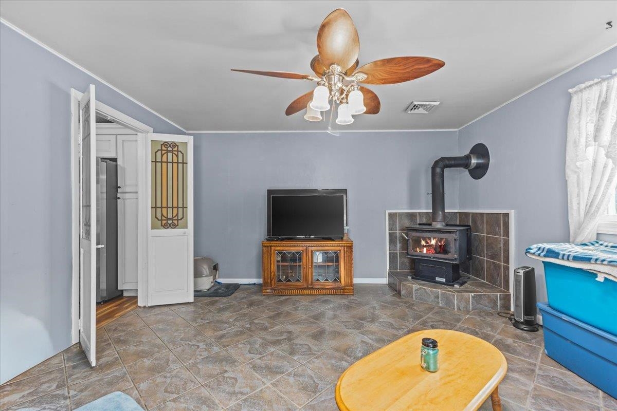 204 Meadow Dr, Colchester, VT 05446