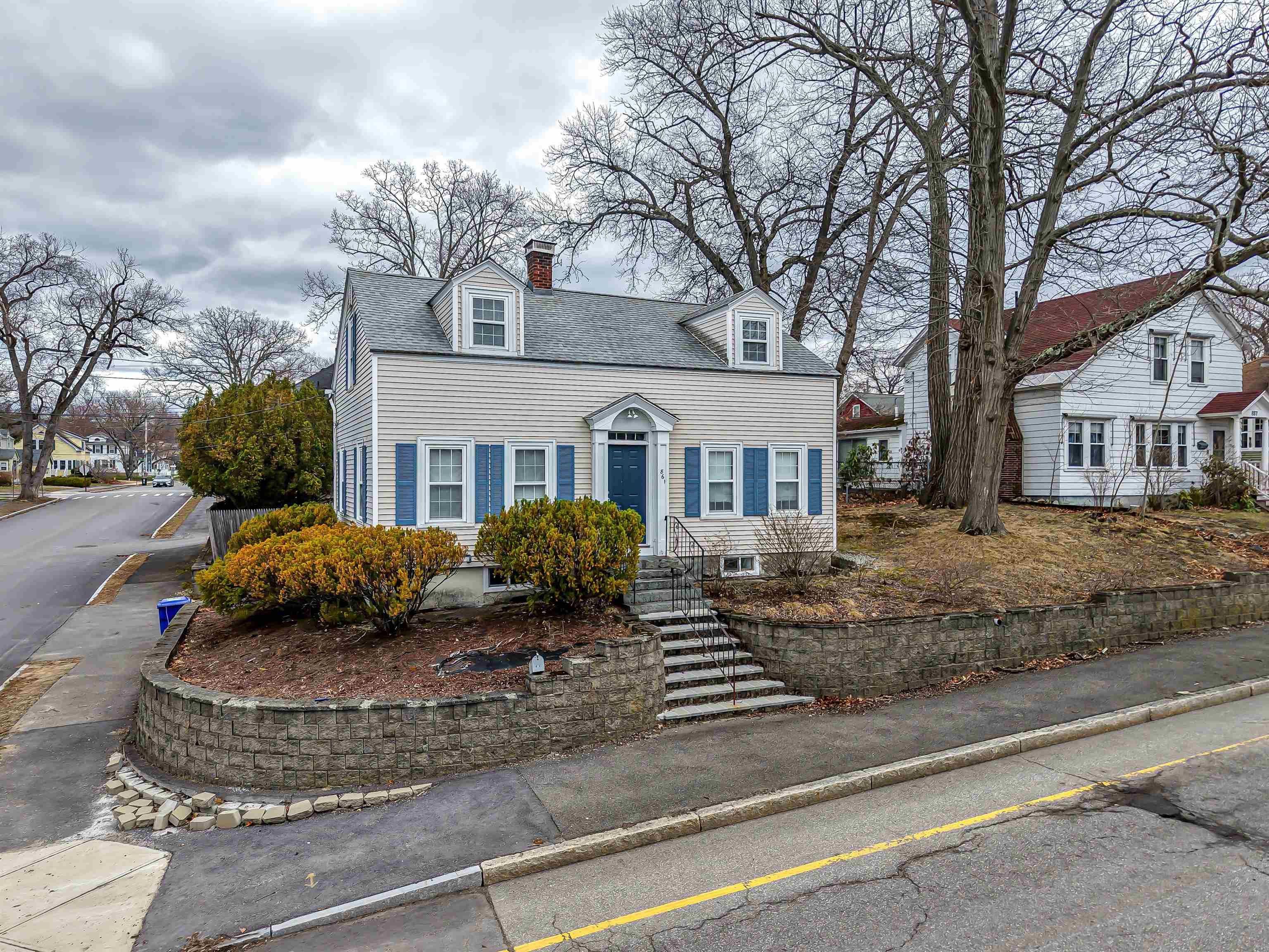 861 Beech St, Manchester, NH 03104