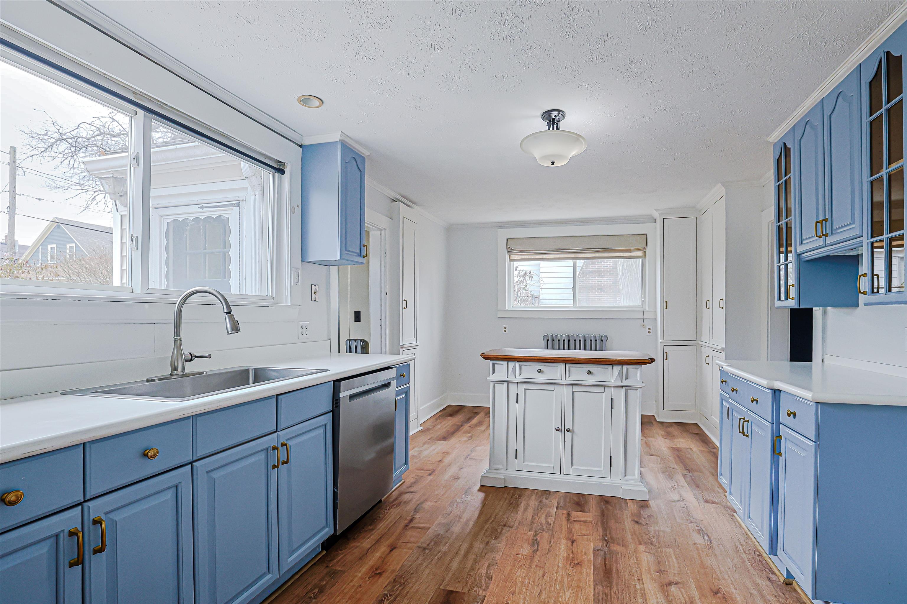 861 Beech St, Manchester, NH 03104