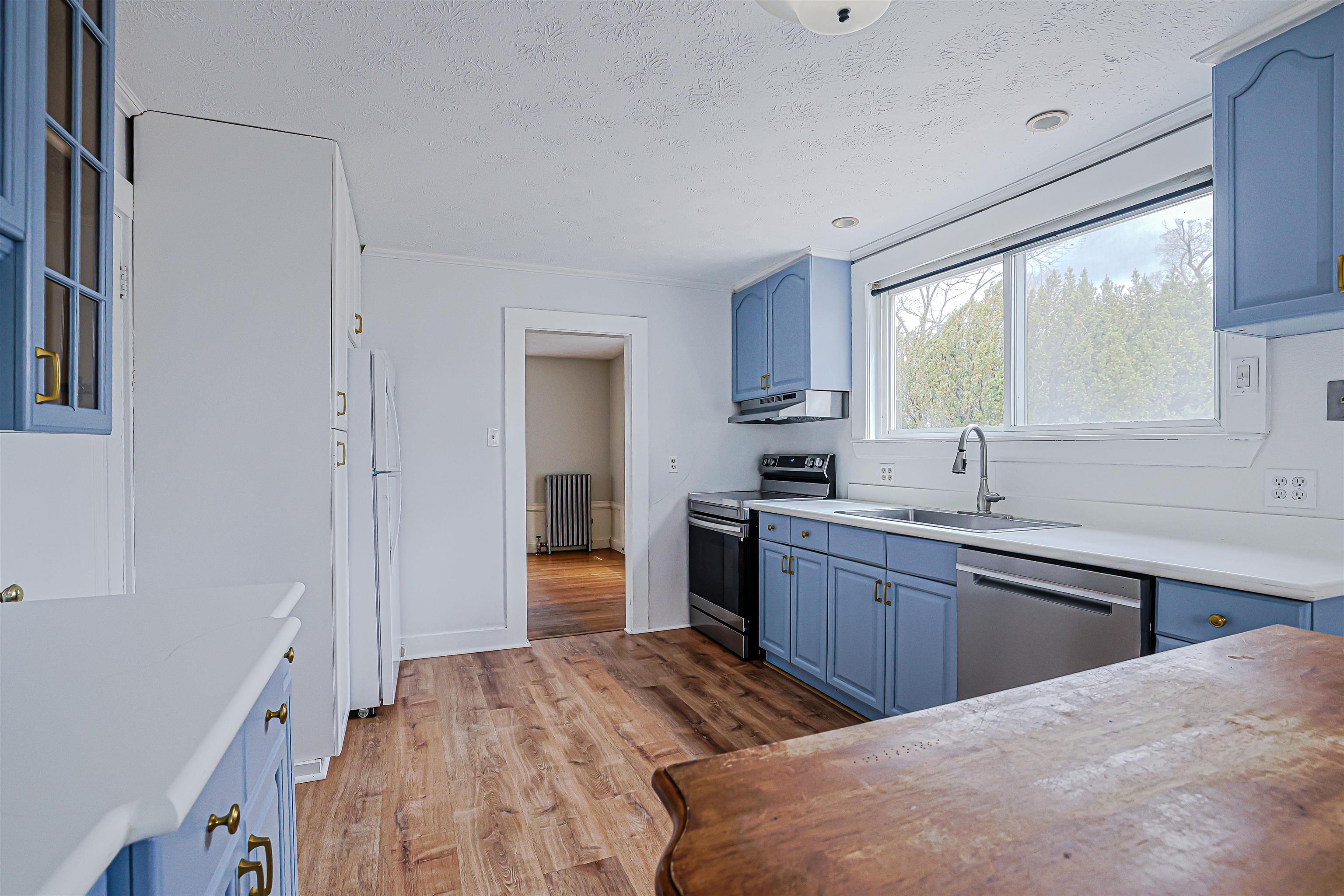 861 Beech St, Manchester, NH 03104