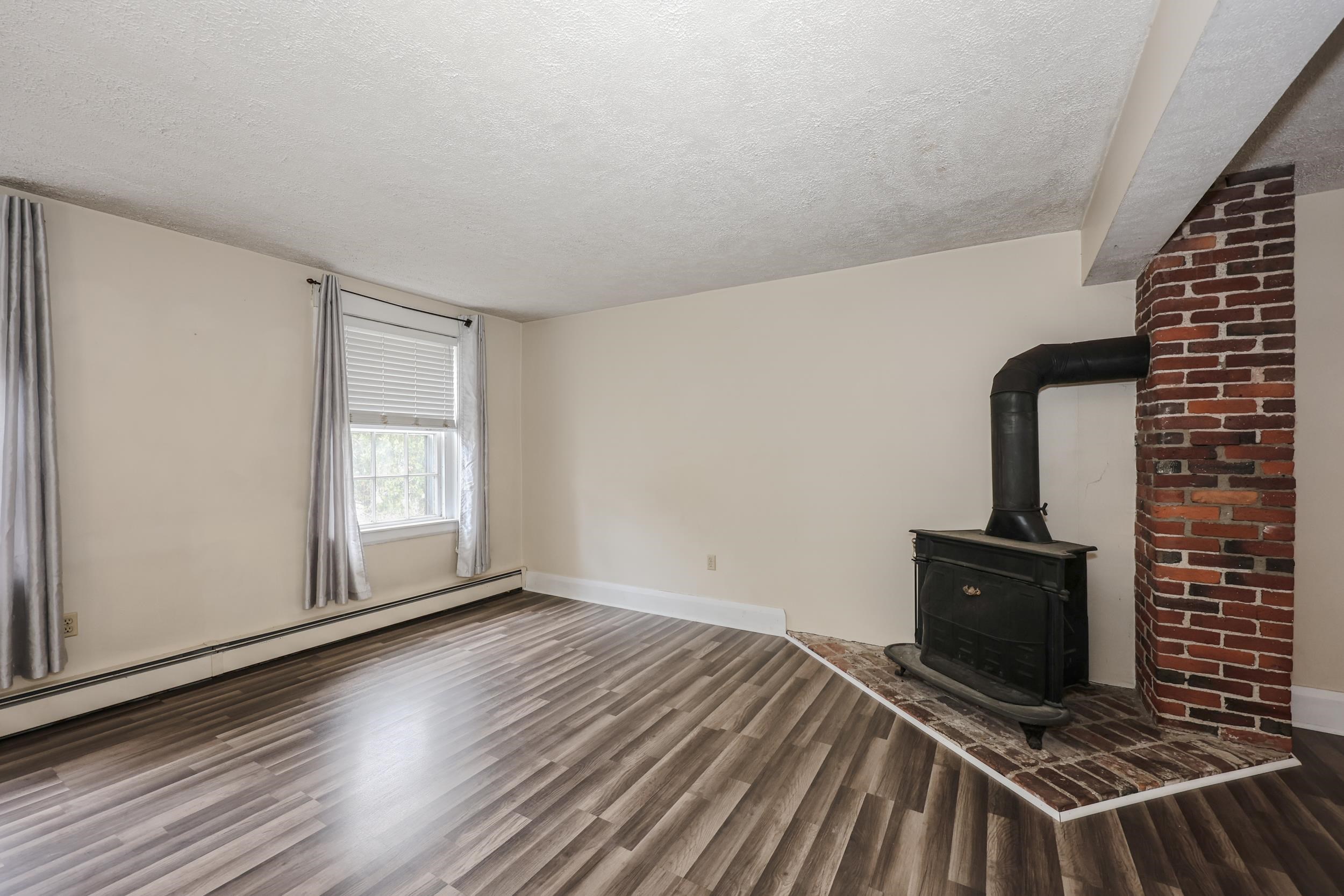 635 Canal St, Manchester, NH 03101