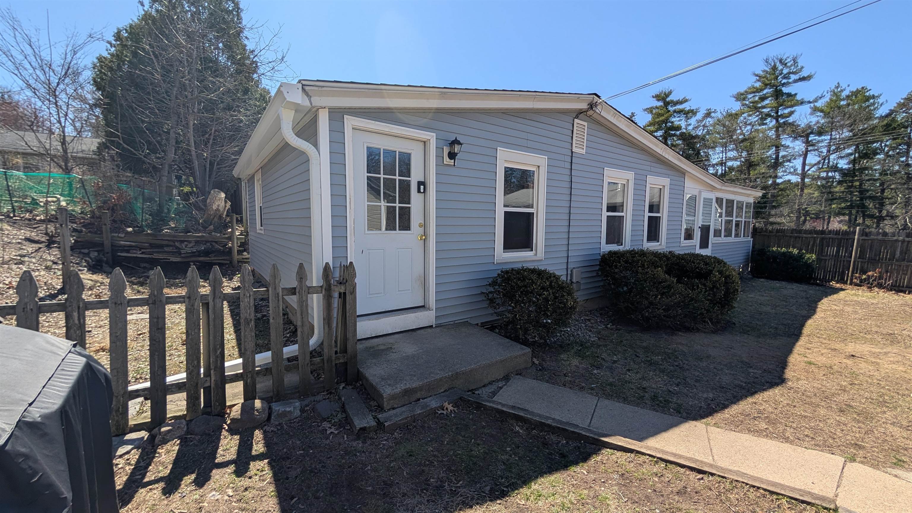 11 Bellevue St, Manchester, NH 03103
