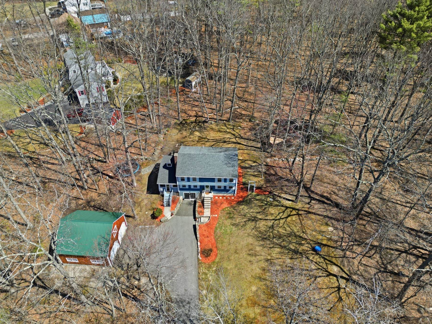 11 Elwood Rd, Derry, NH 03038