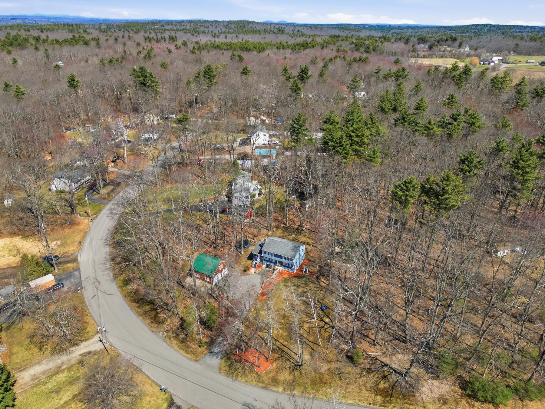 11 Elwood Rd, Derry, NH 03038