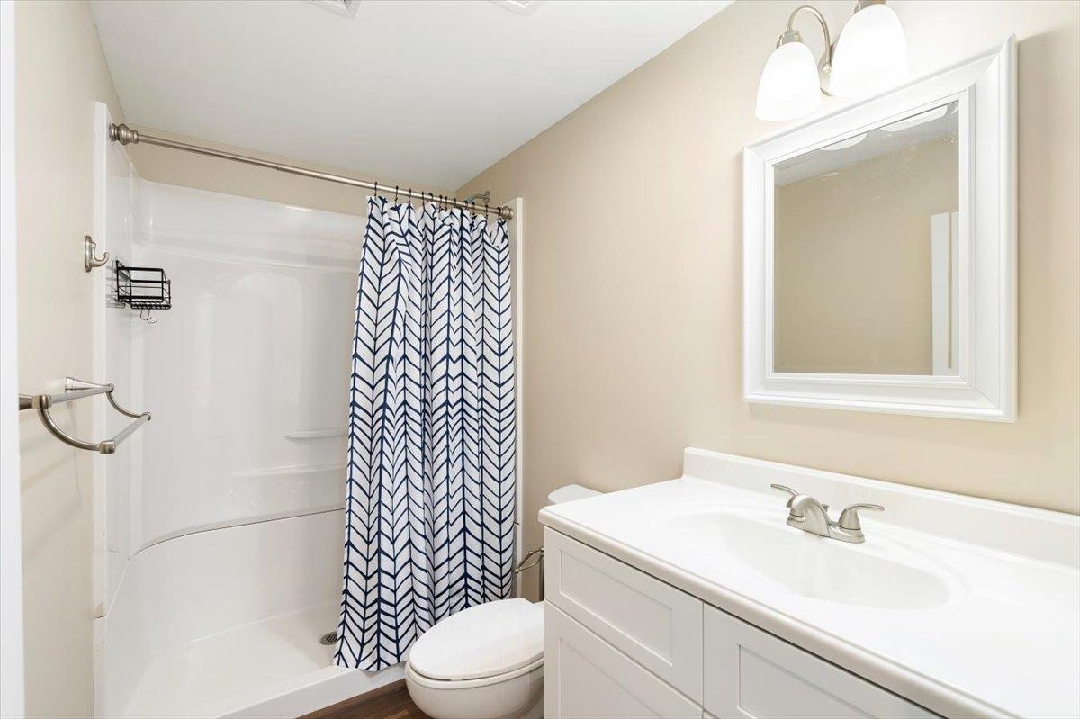 34 Interlaken Cir, Madison, NH 03849