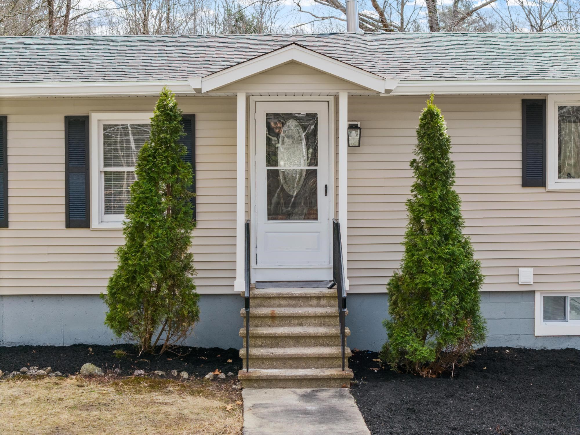 519 Brown Rd, Candia, NH 03034