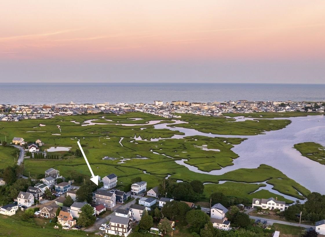 6 Cora Ave, Hampton, NH 03842