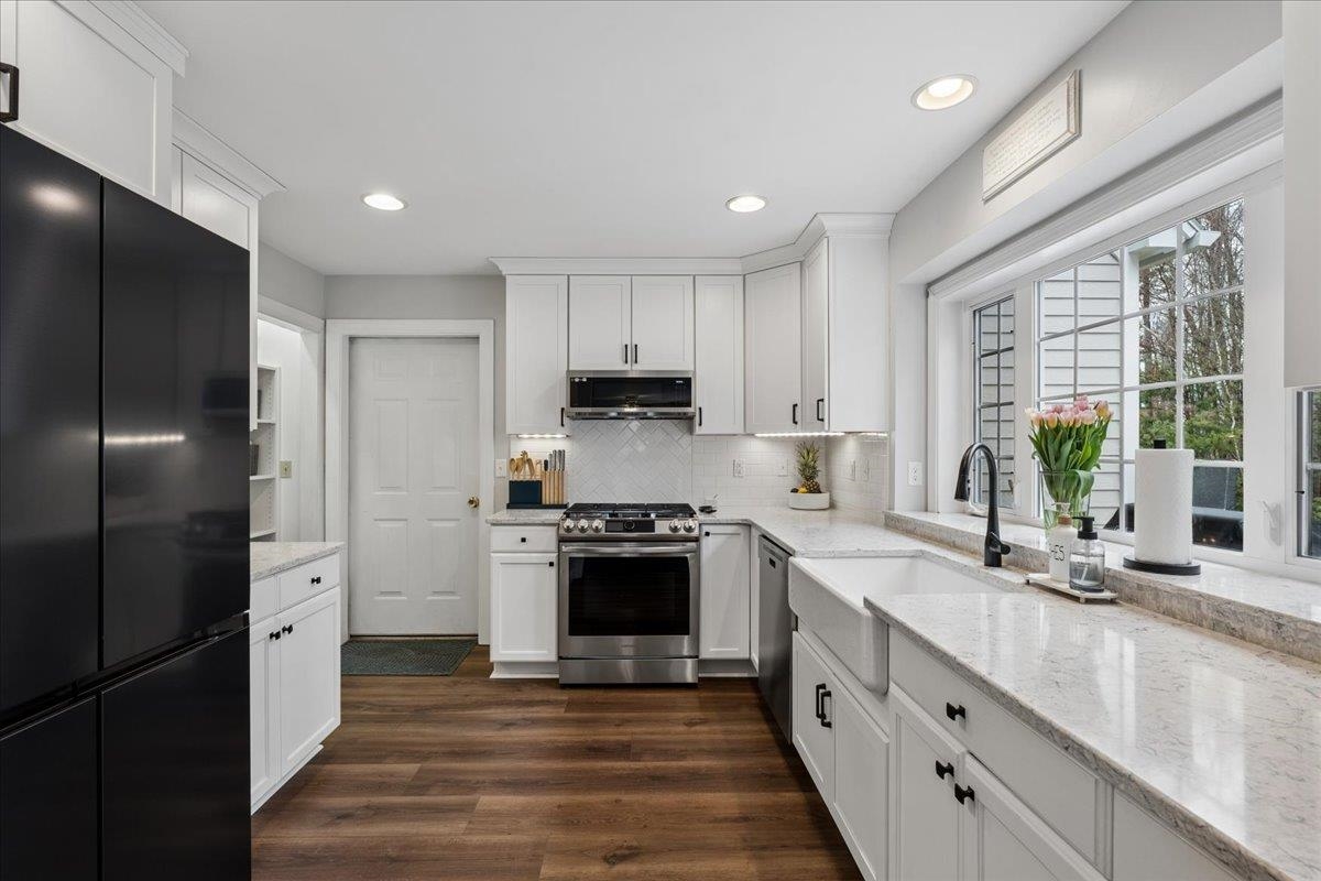 3 Blue Heron Dr, Dover, NH 03820