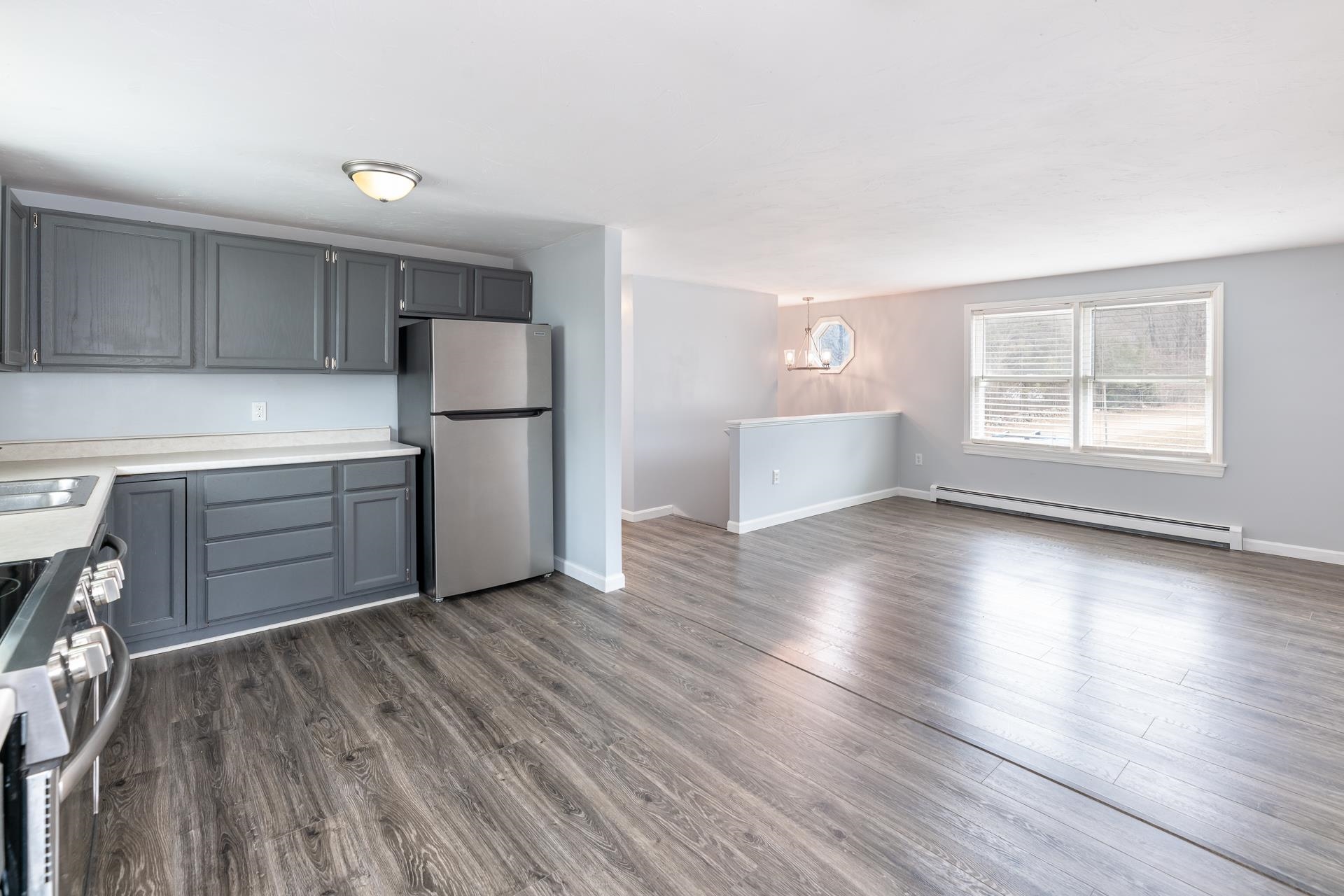 27 Spruce St, Laconia, NH 03246