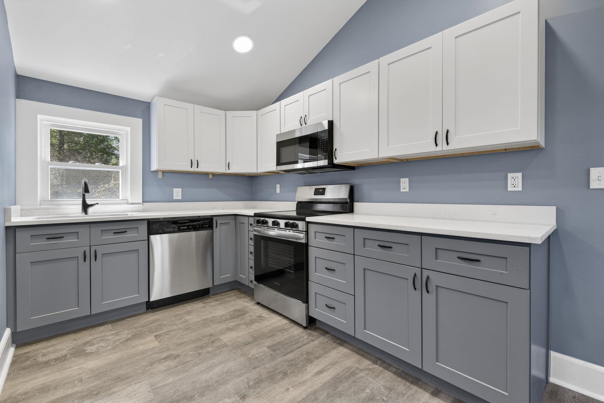 228 Main St, Hampstead, NH 03841