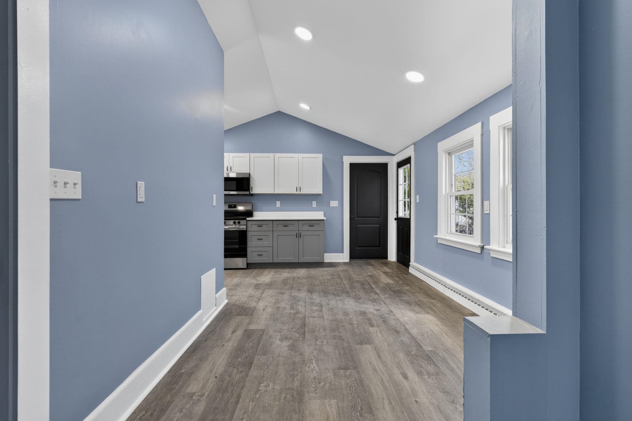 228 Main St, Hampstead, NH 03841