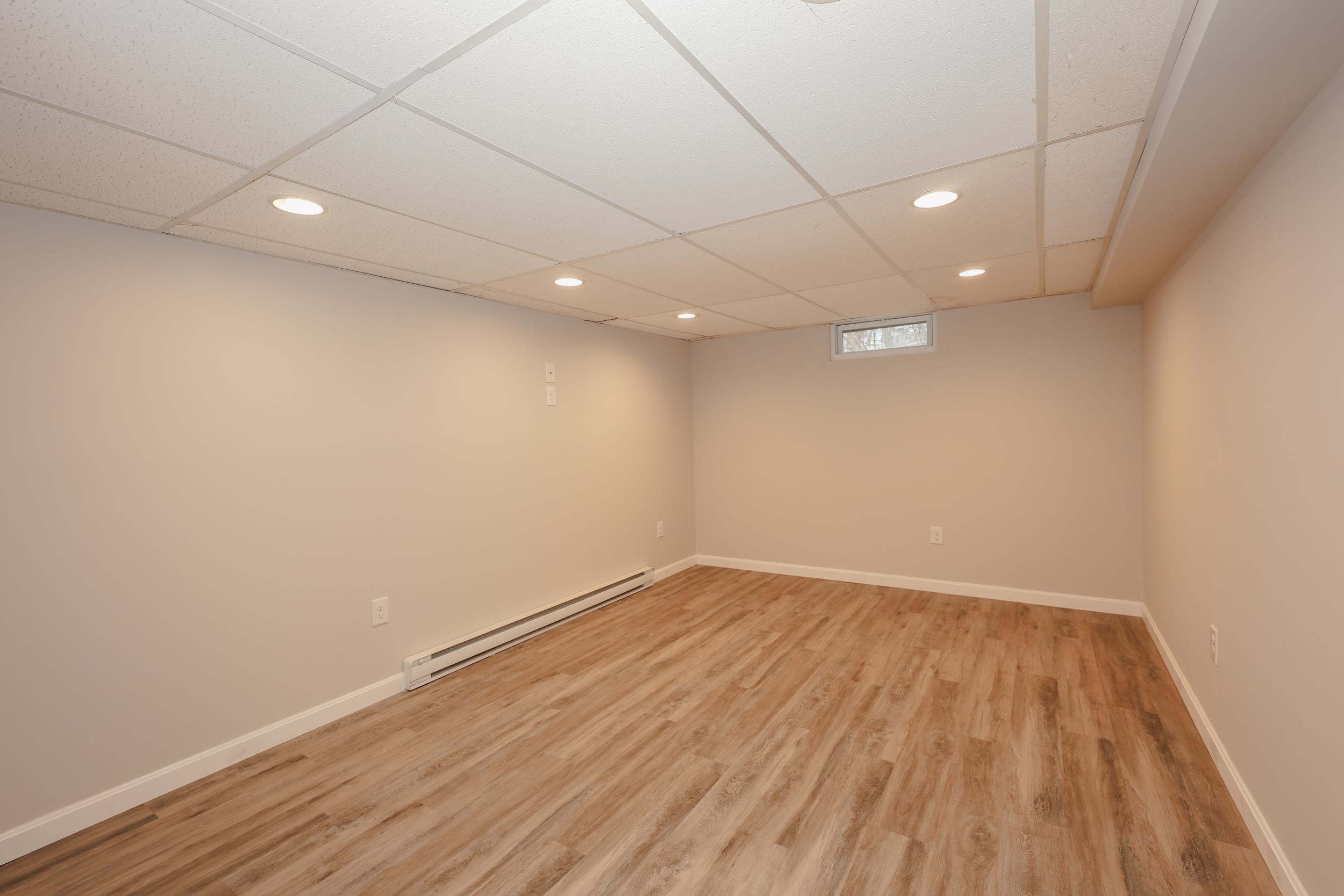 29 Nightingale Rd, Nashua, NH 03062