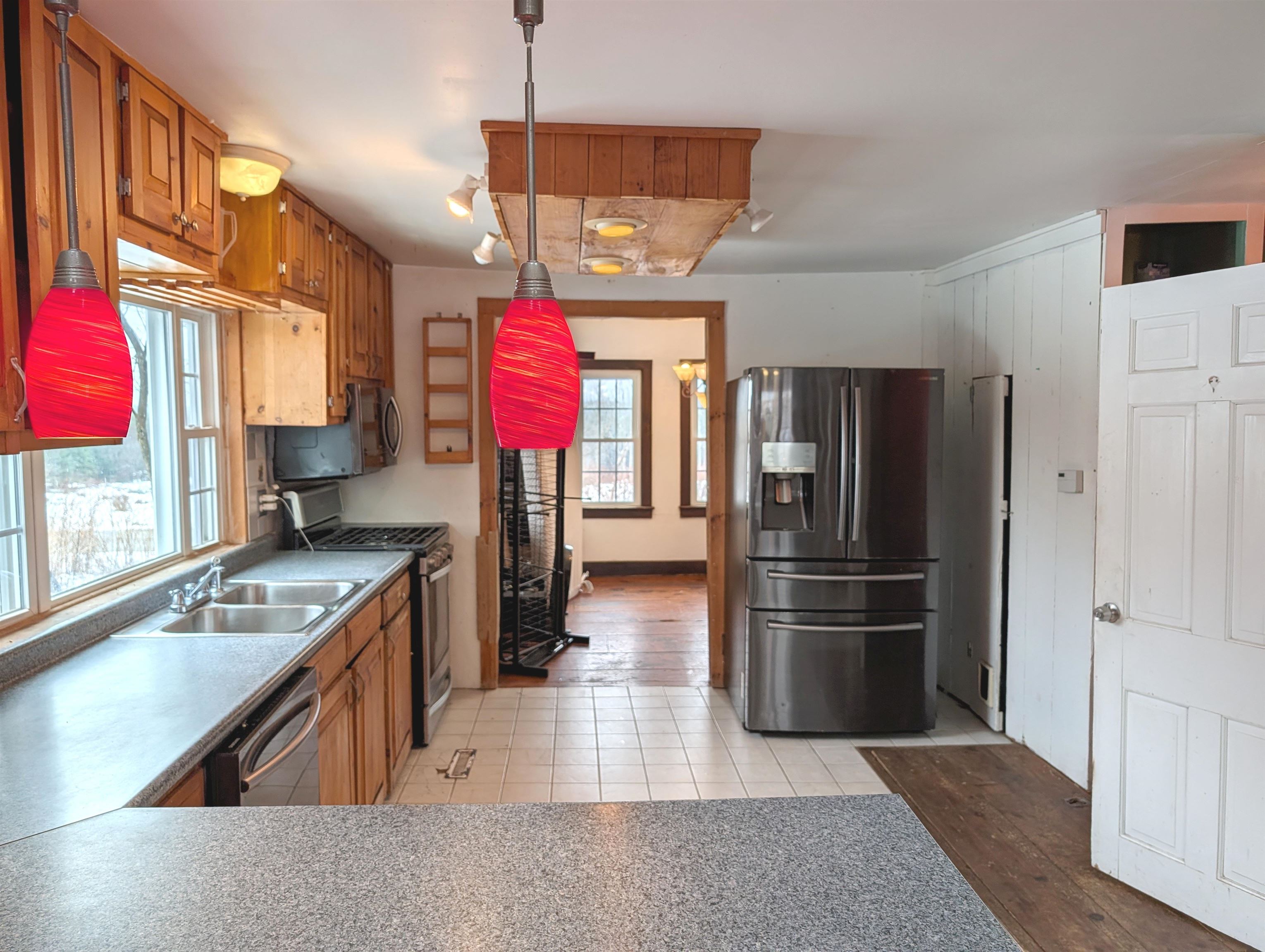 352 South Sugar Hill Rd, Weare, NH 03281