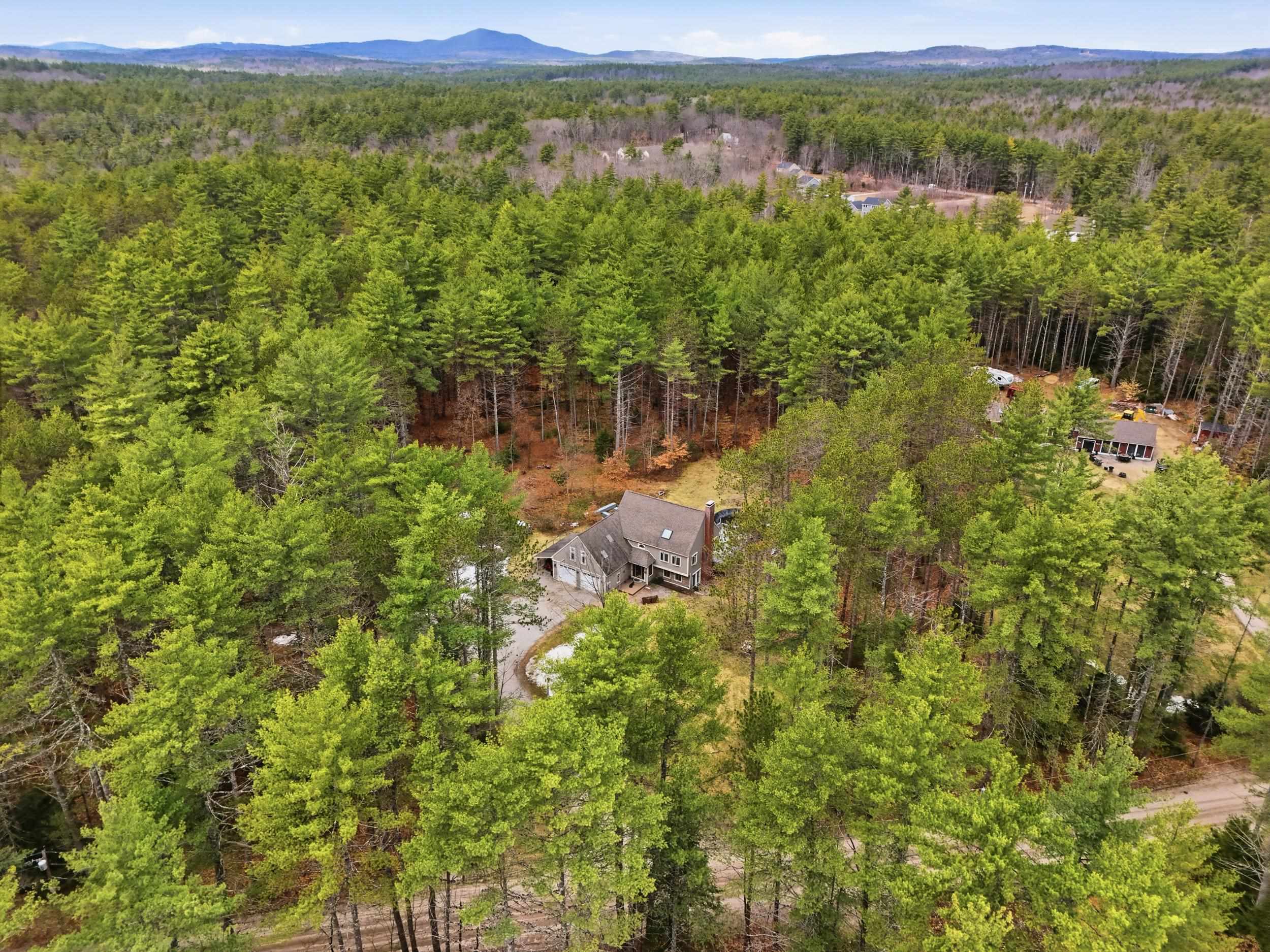 84 Butterfield Mill Rd, New Boston, NH 03070
