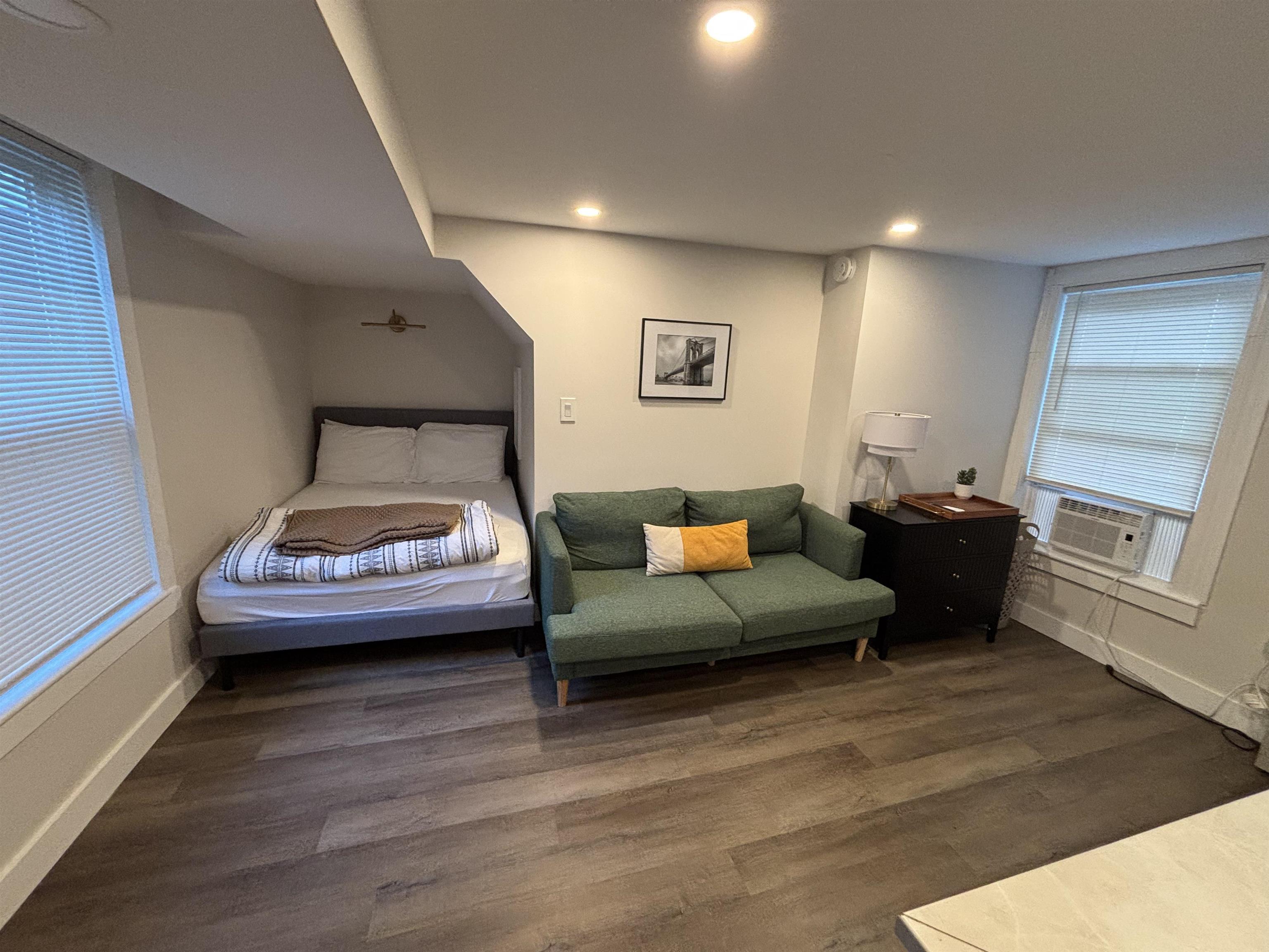26 Cushing St, Dover, NH 03820