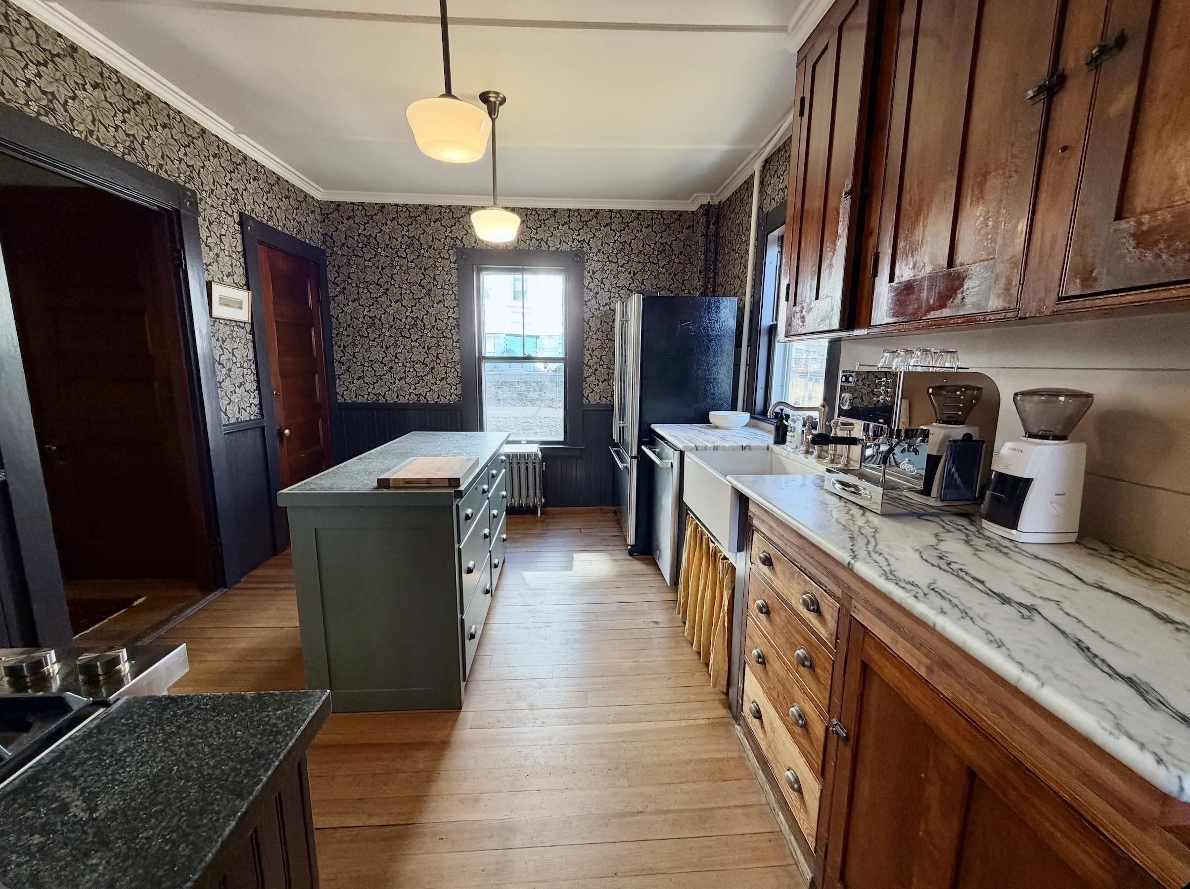 39 Nelson St, Dover, NH 03820