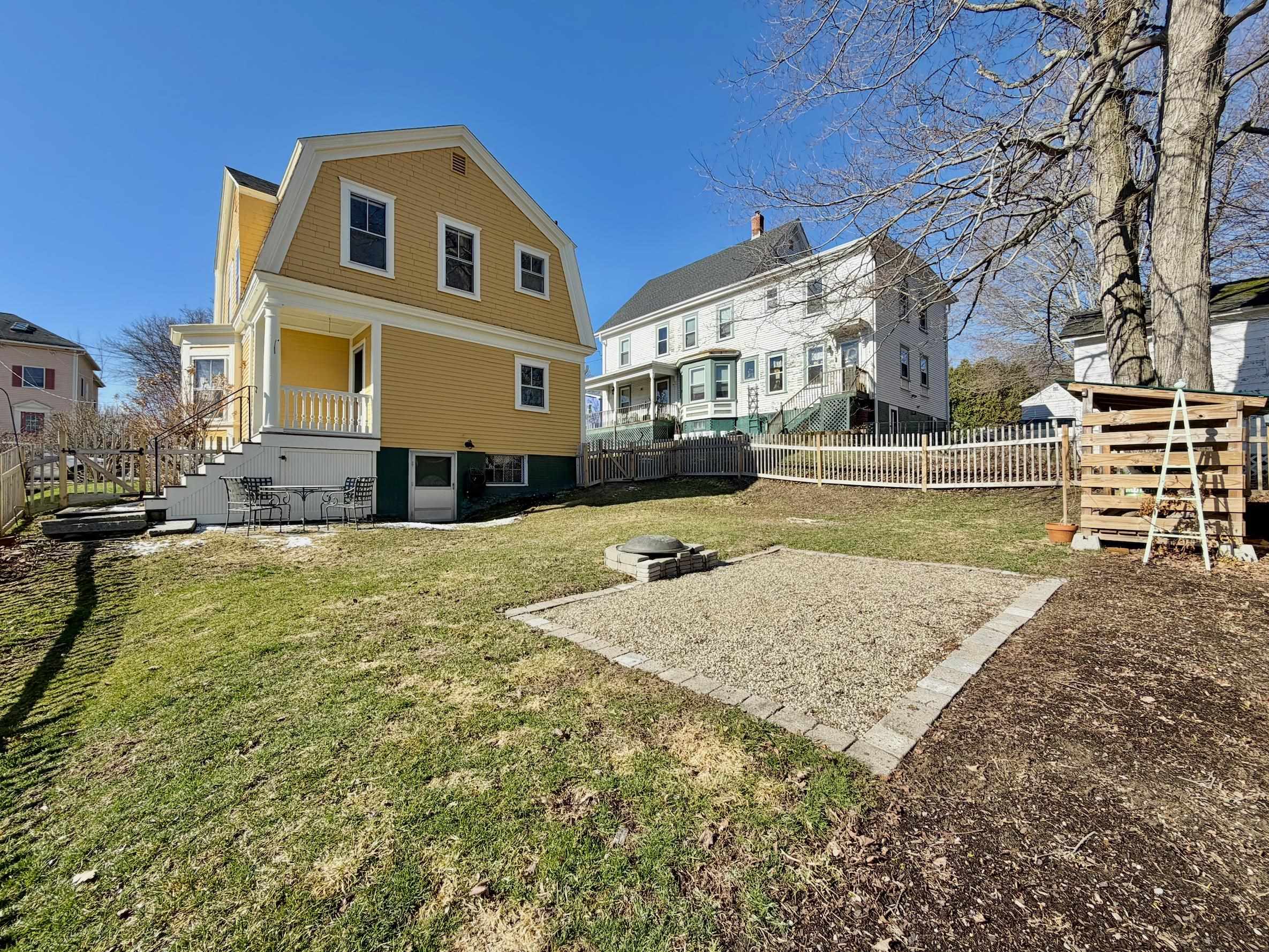 39 Nelson St, Dover, NH 03820