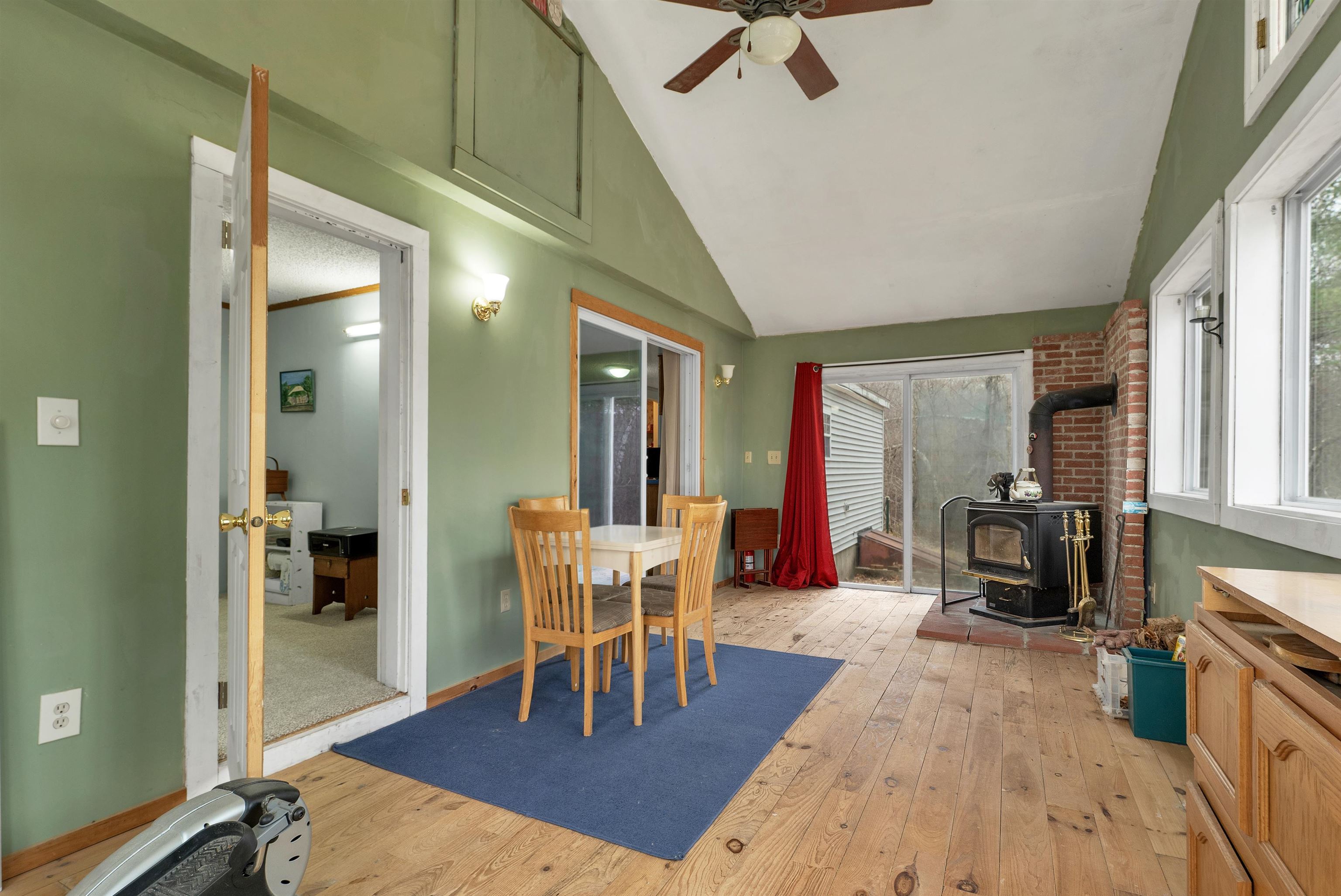 9 Hemlock Drive — photo 2