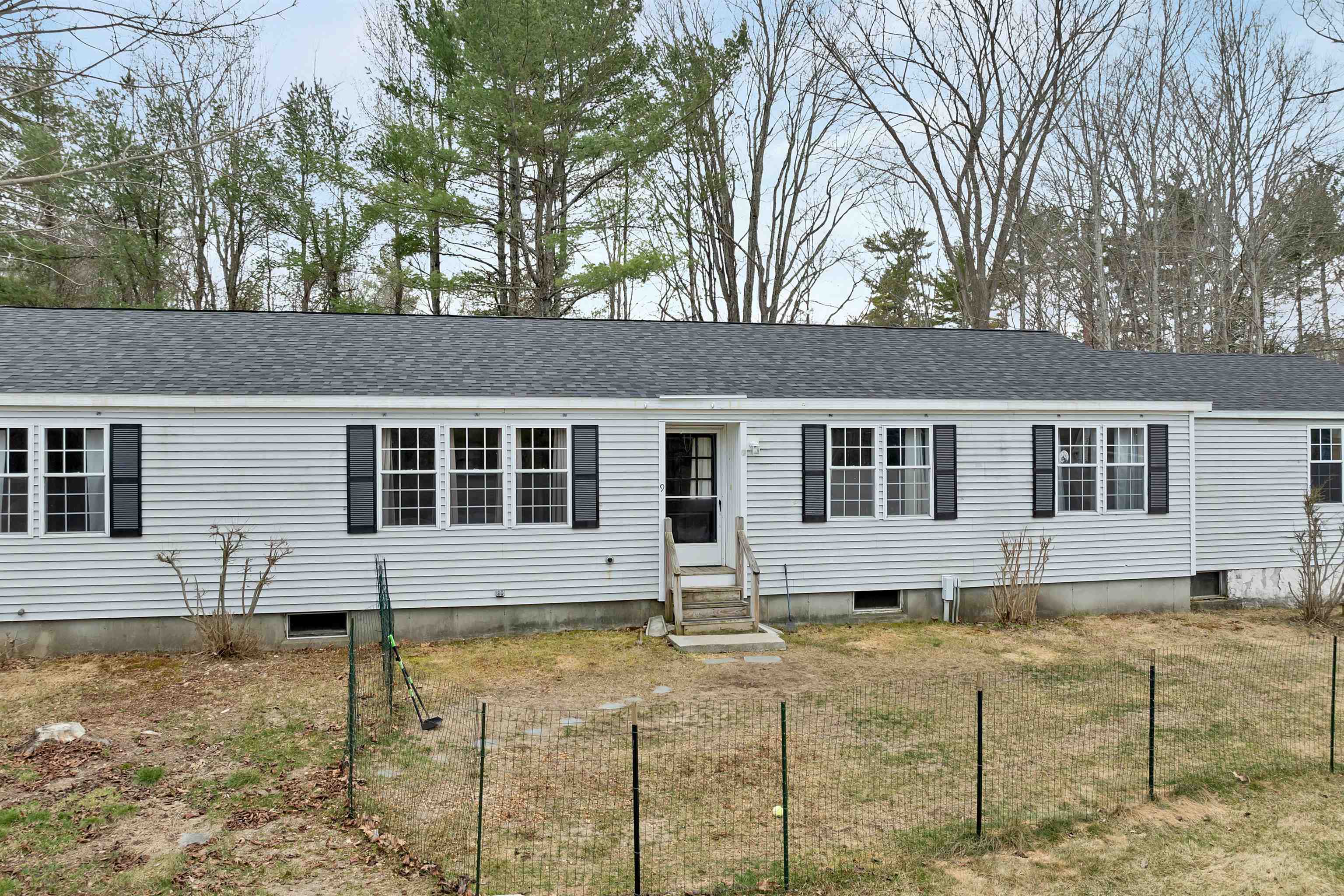 9 Hemlock Dr, Wolfeboro, NH 03894