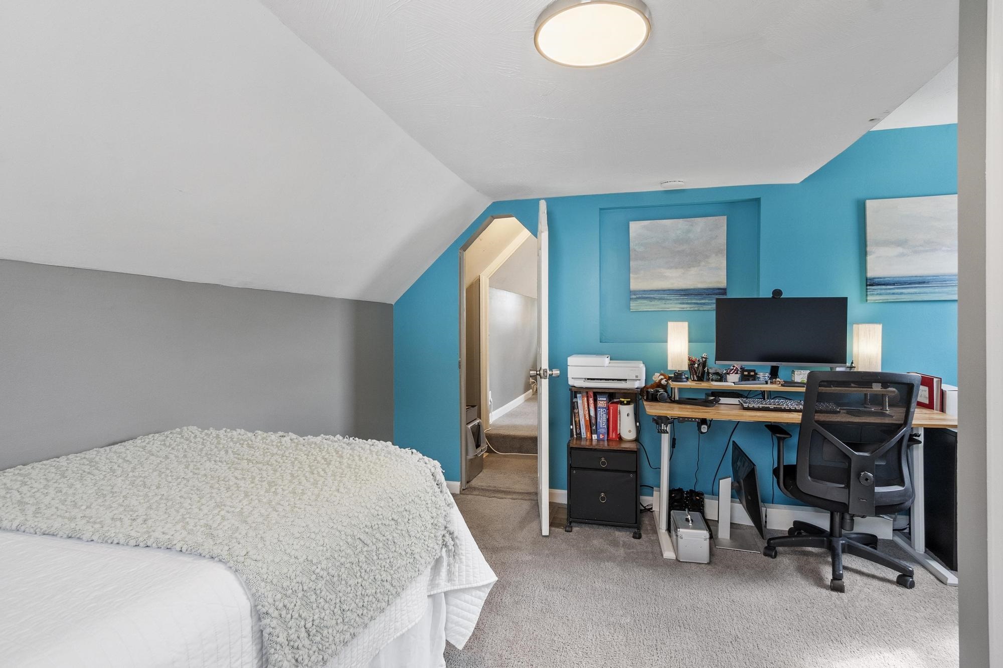 5 Middle St, Nashua, NH 03060-9998