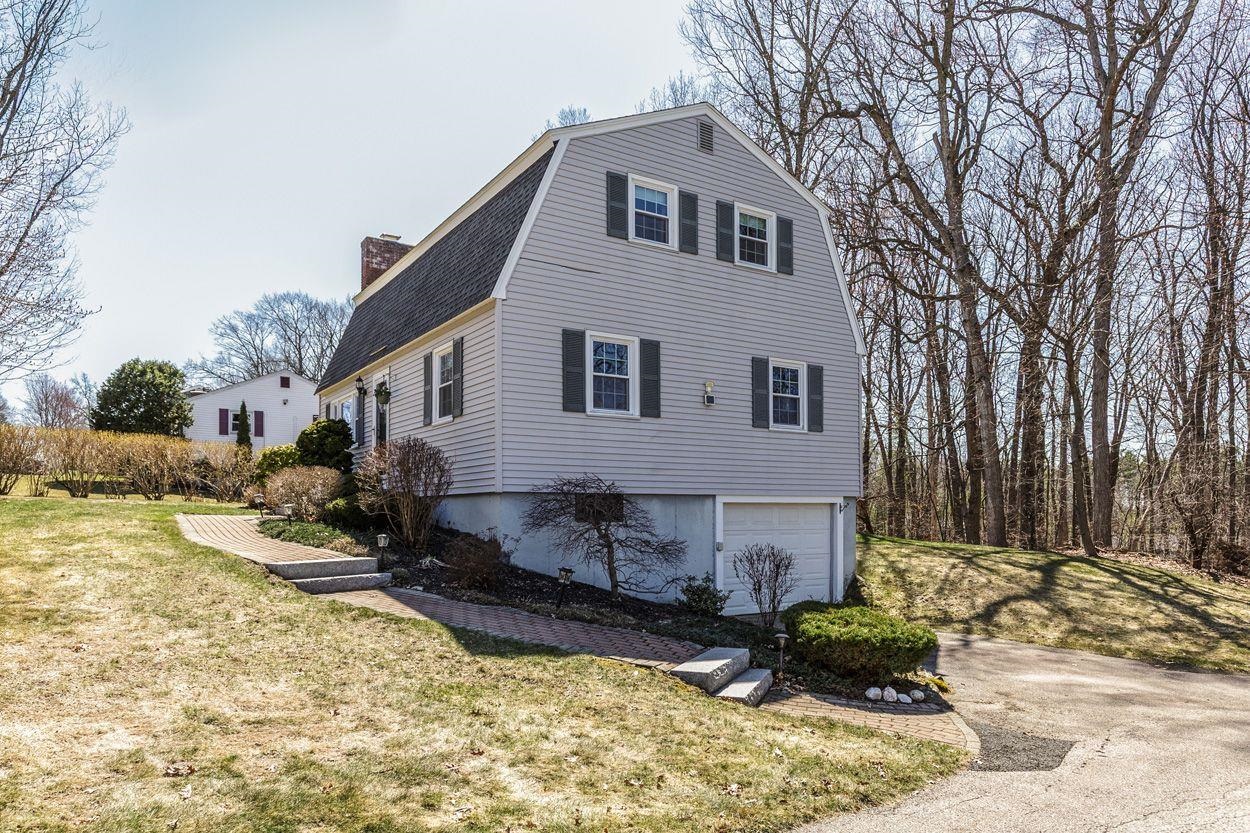 27 Bedard Ave, Derry, NH 03038