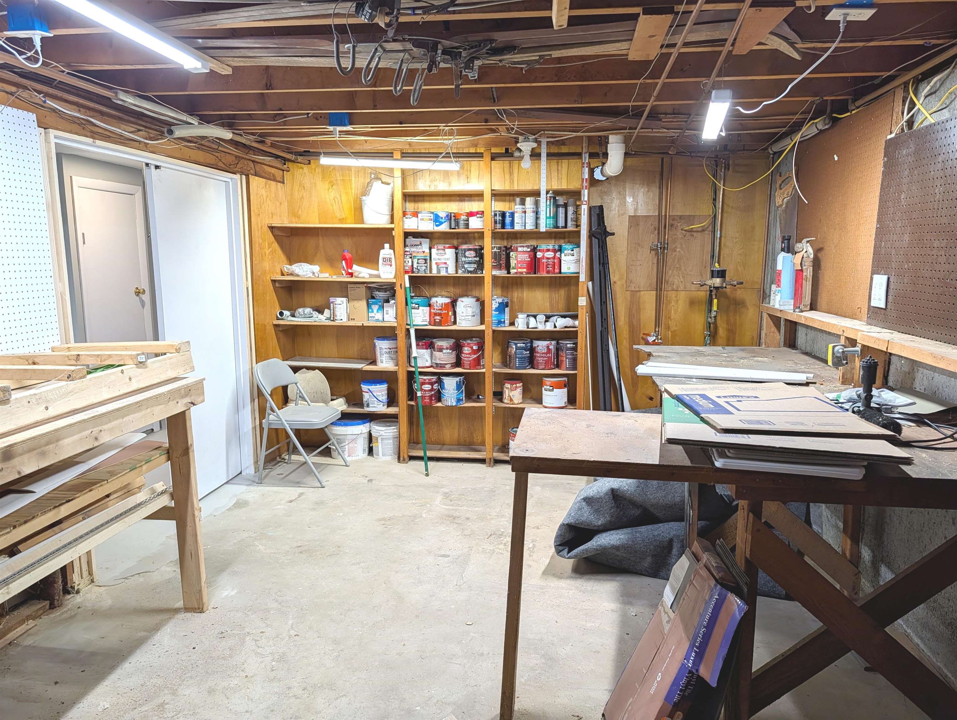 12 Fernand St, Manchester, NH 03103