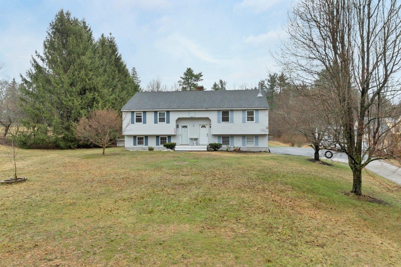 14 N Salem Rd #A, Hampstead, NH 03841