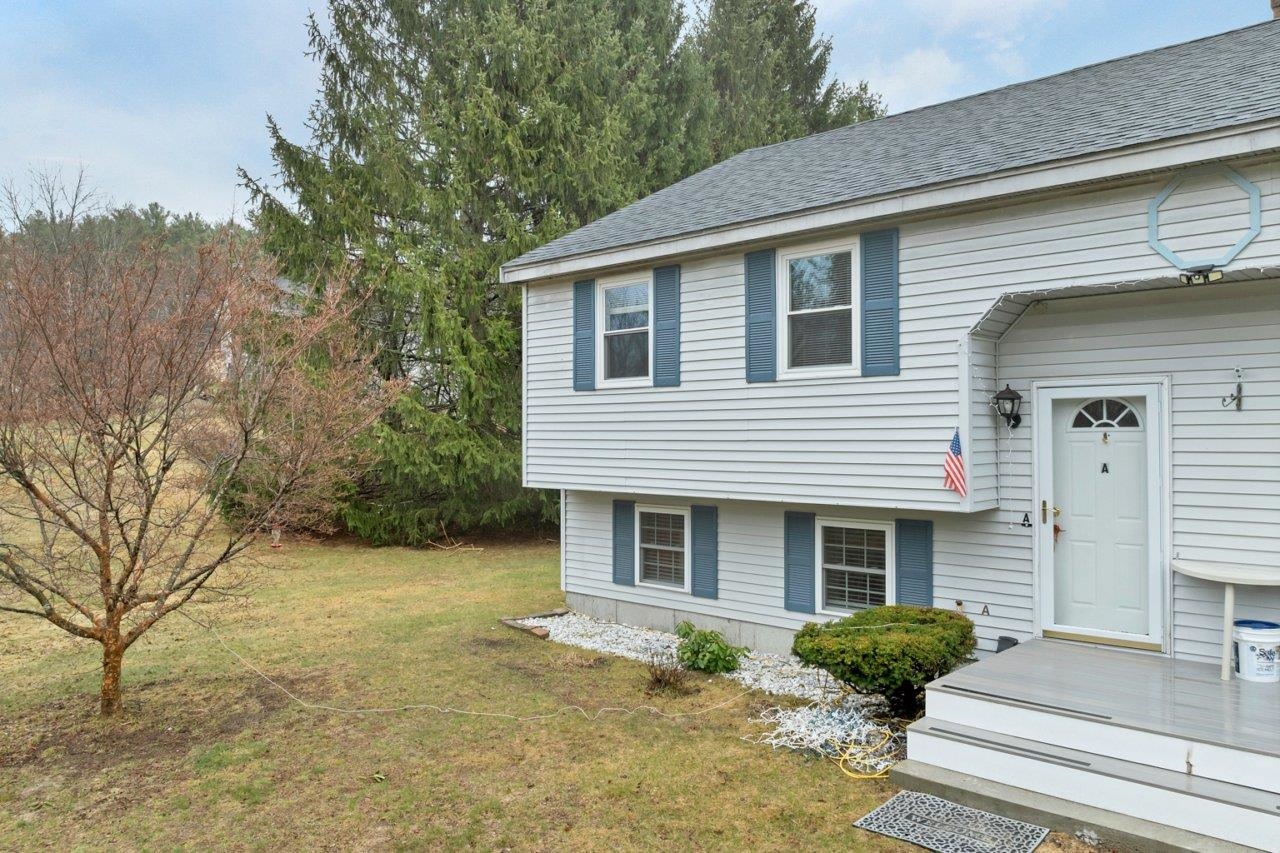 14 N Salem Rd #A, Hampstead, NH 03841