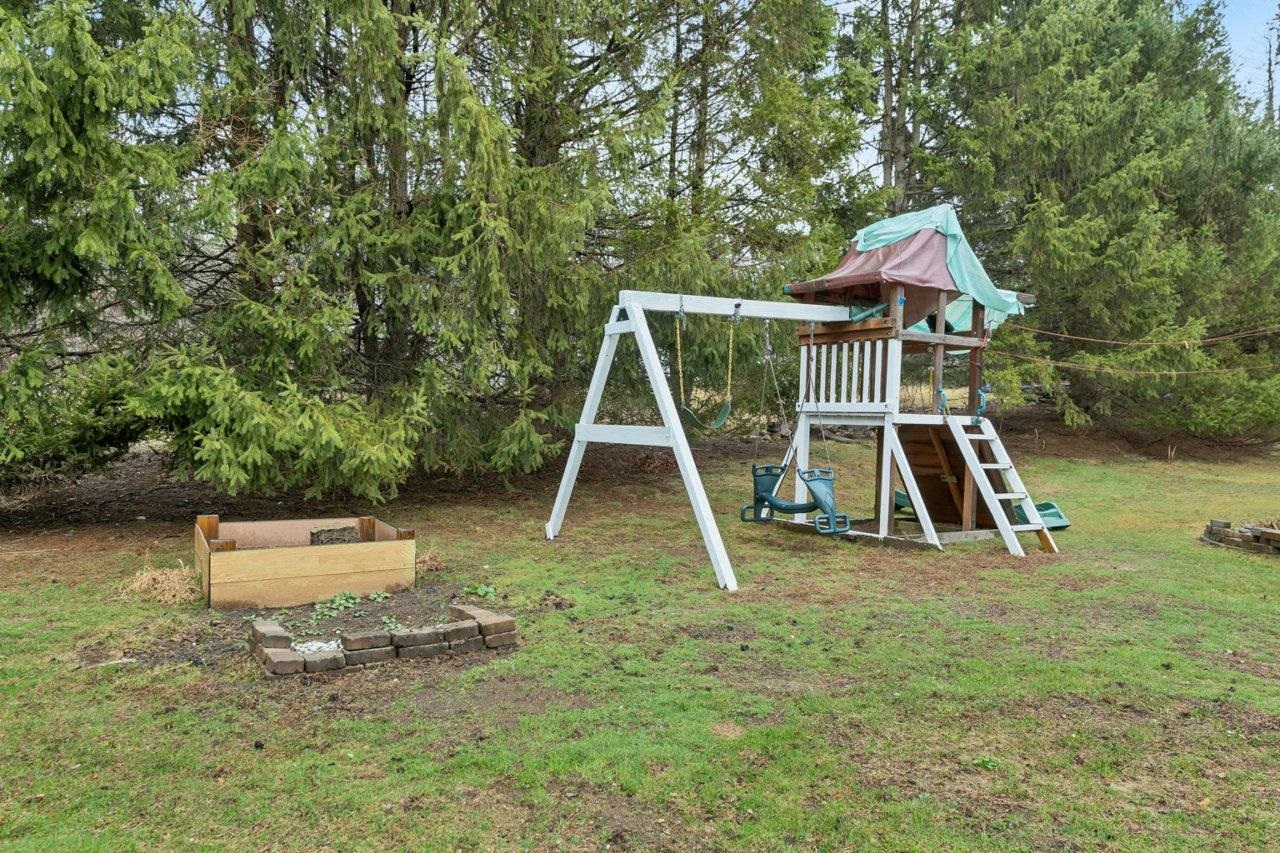 14 N Salem Rd, Hampstead, NH 03841