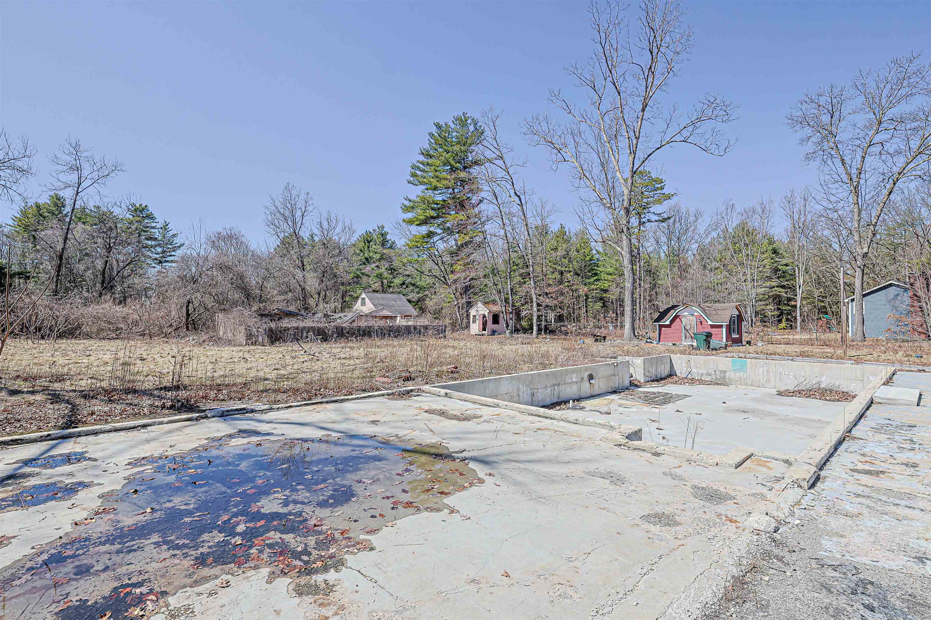 12 Winter Cir, Litchfield, NH 03052