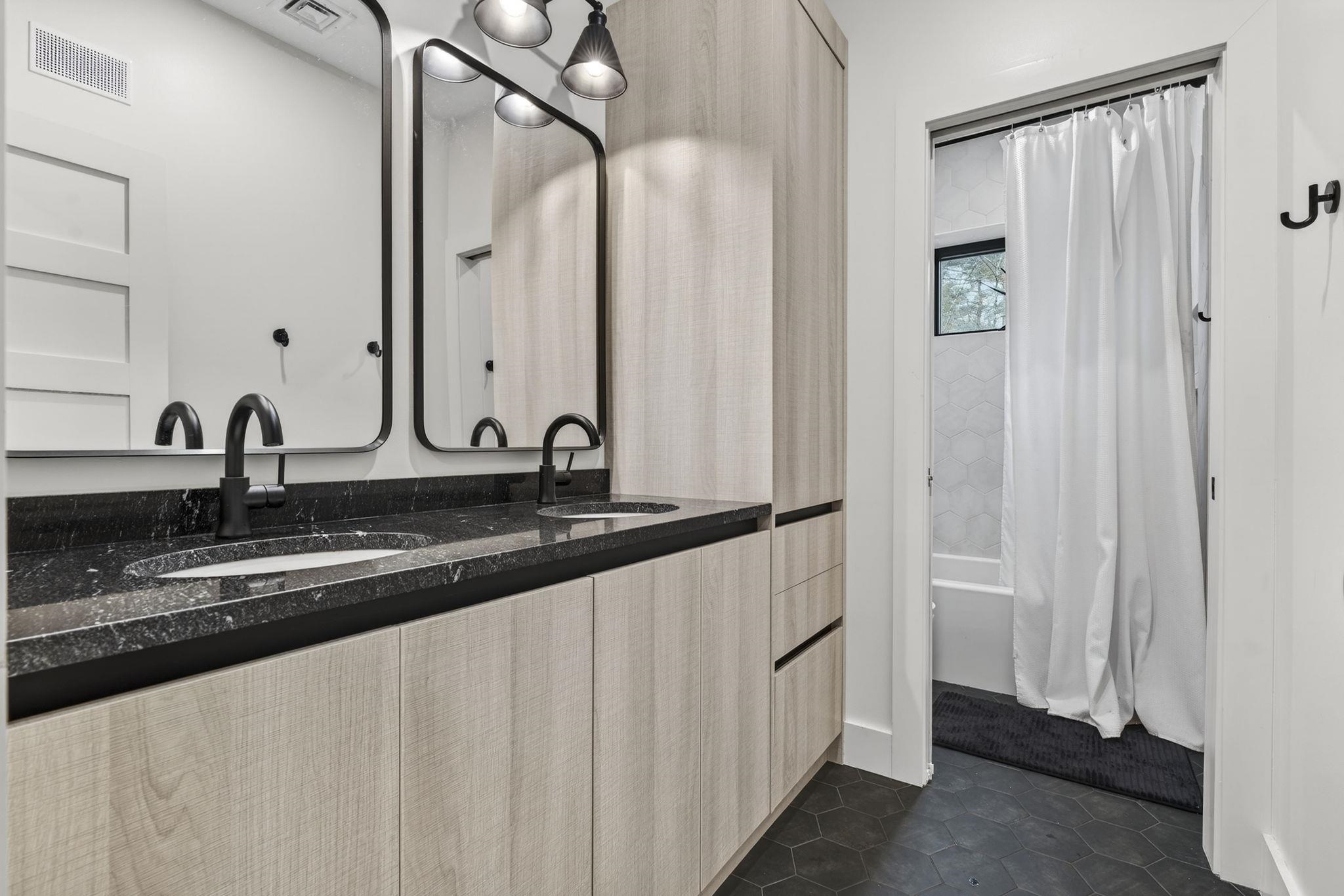 191 Bryant Rd, Jaffrey, NH 03452