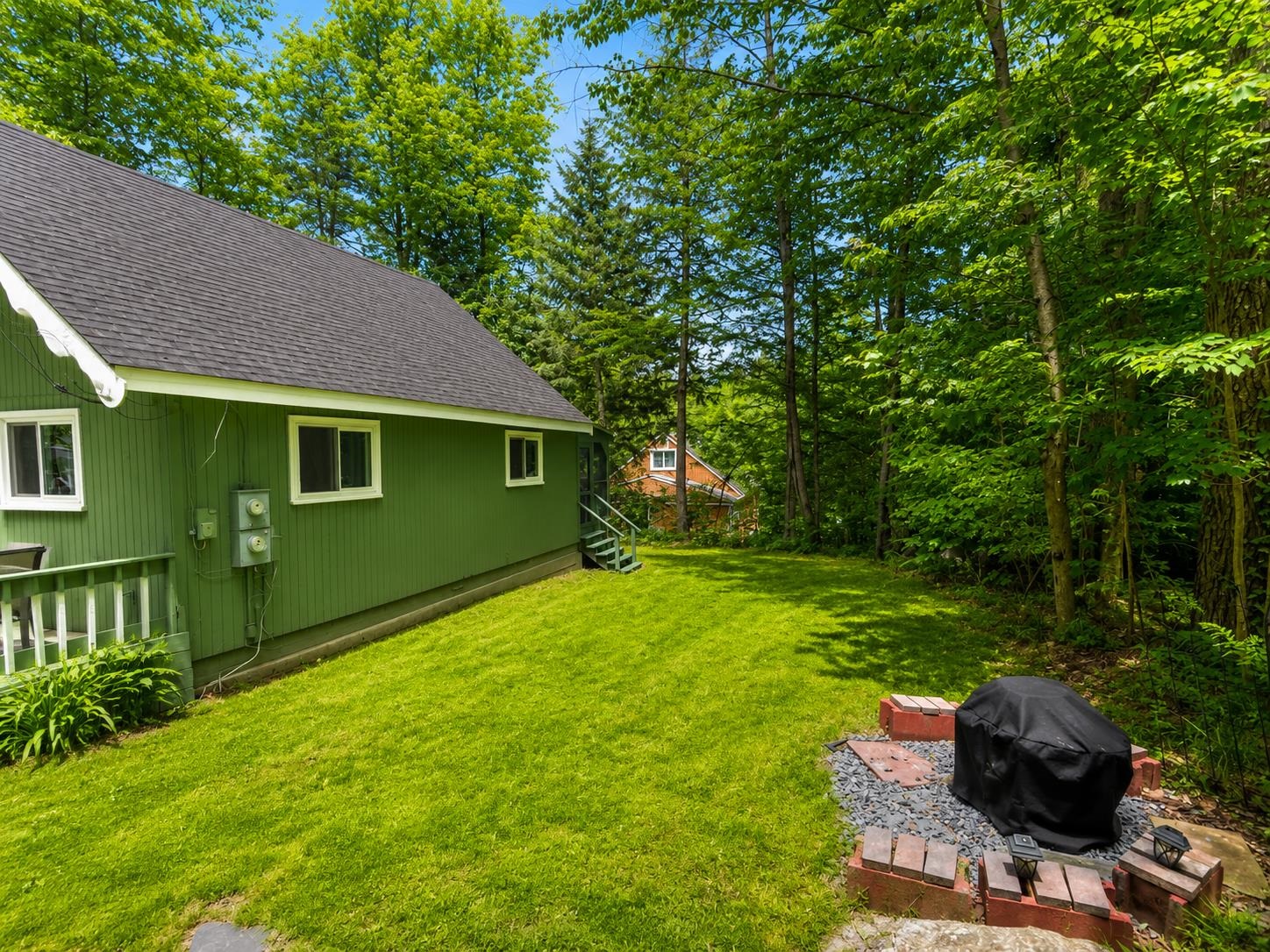 15 Autumn Rd, Hillsborough, NH 03244