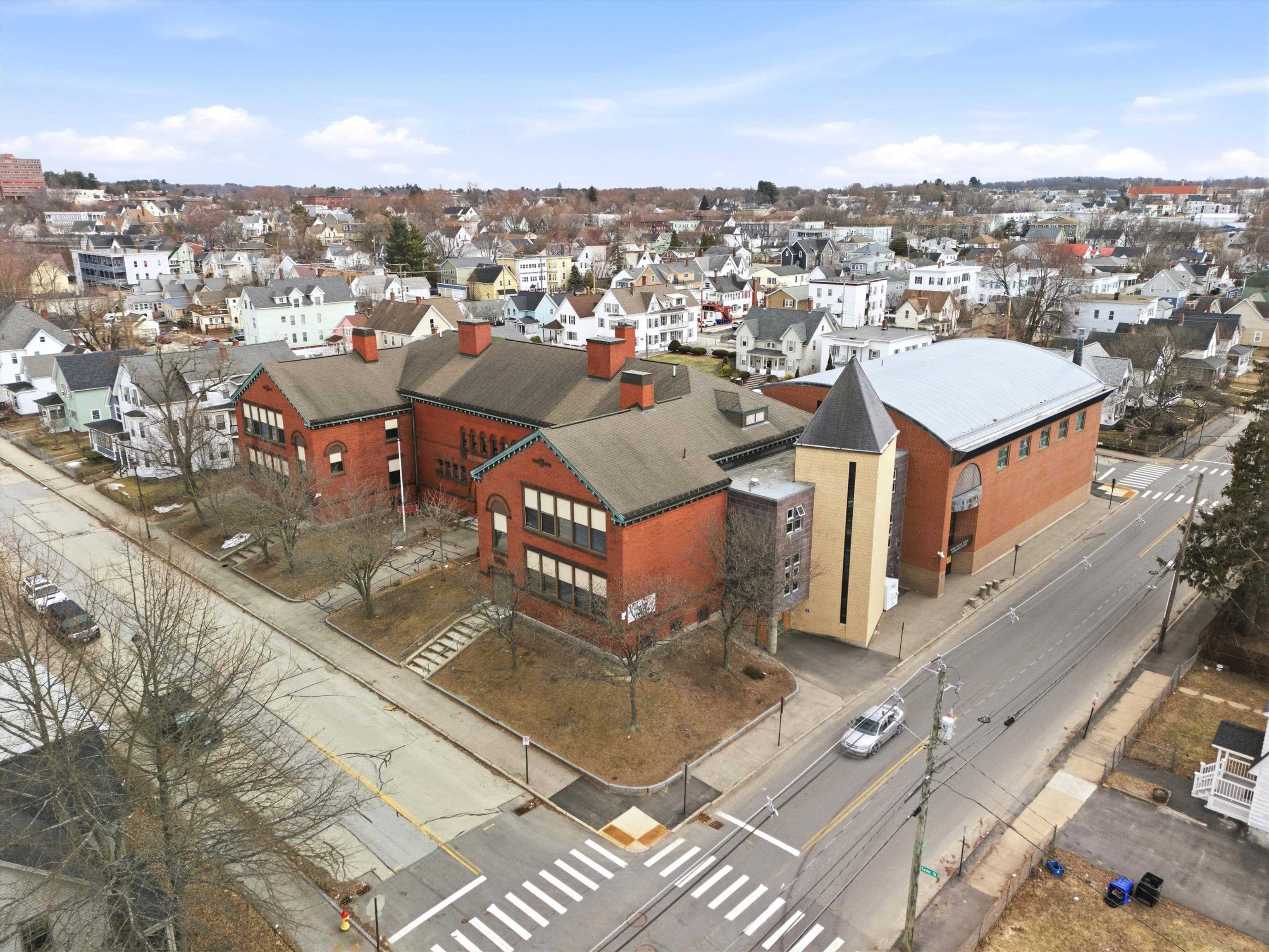 555 Cedar St, Manchester, NH 03103