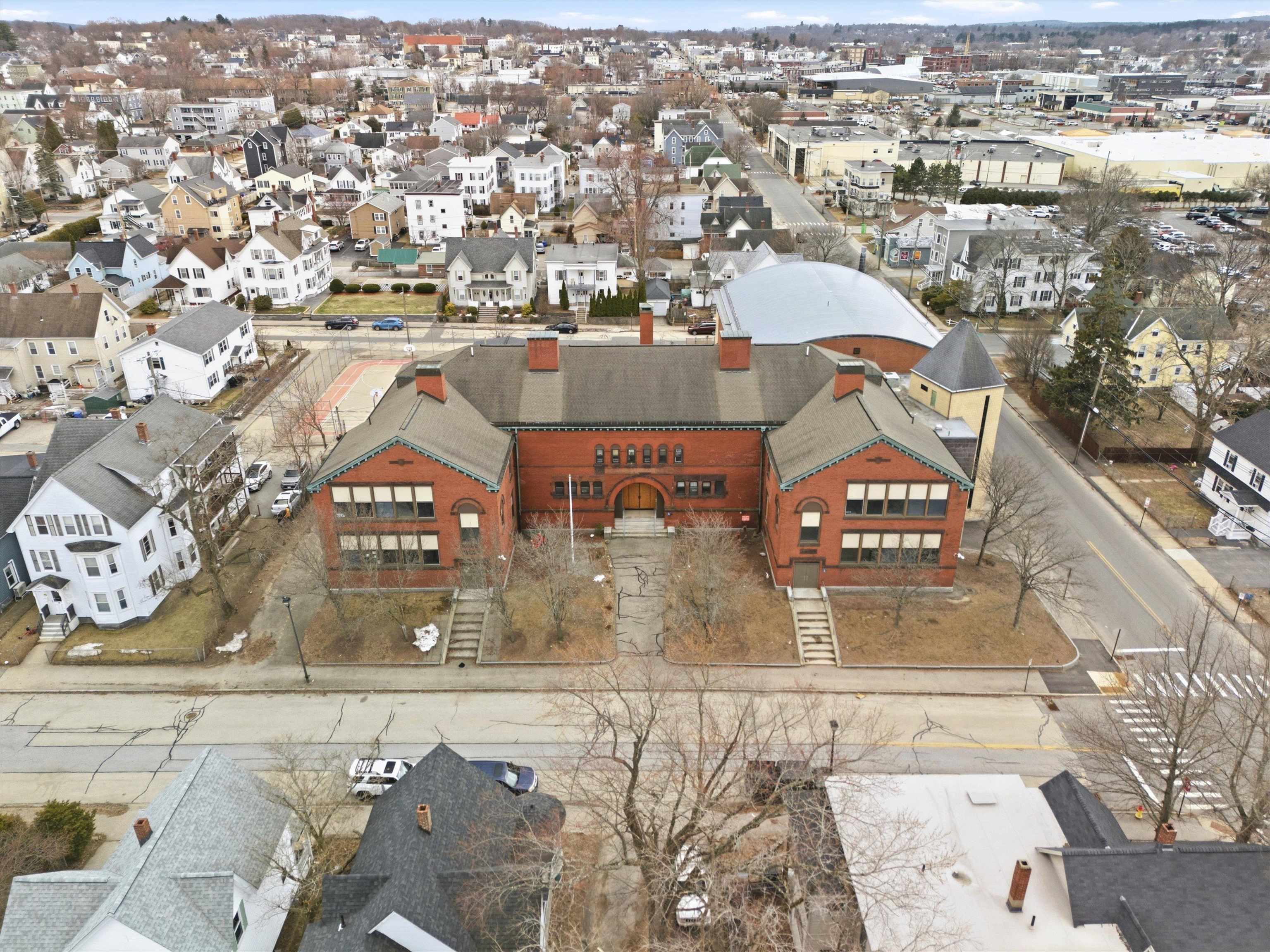 555 Cedar St, Manchester, NH 03103