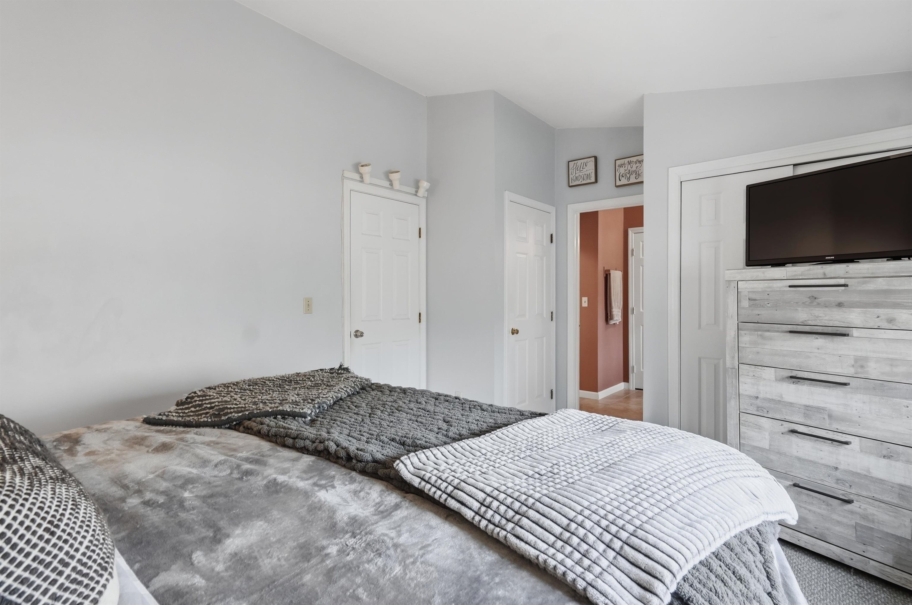 9 Kimberly Dr, Seabrook, NH 03874