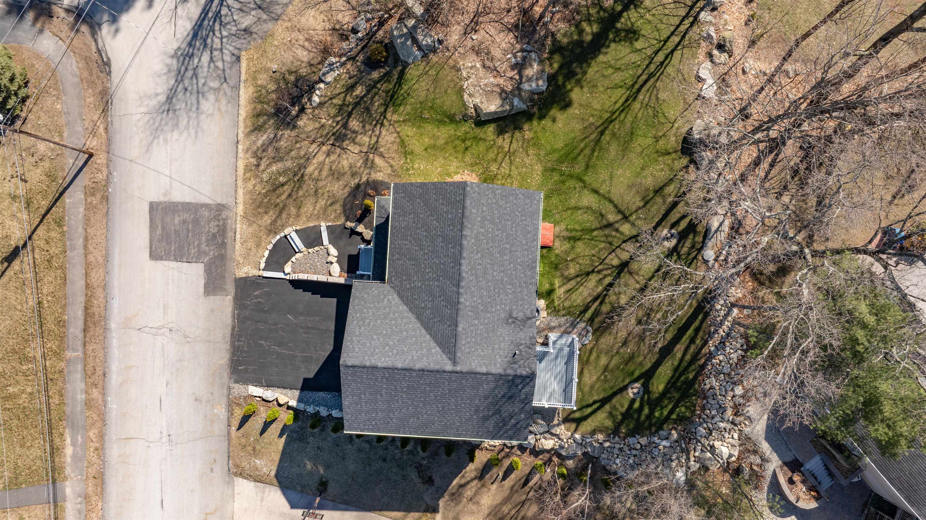 9 Michelle Dr, Nashua, NH 03062