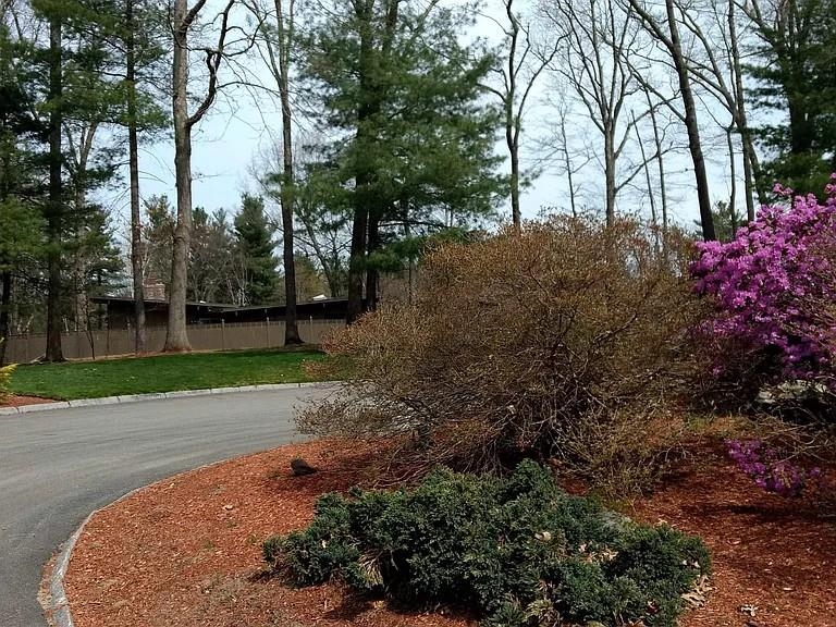 18 Boylston Ave, Nashua, NH 03064