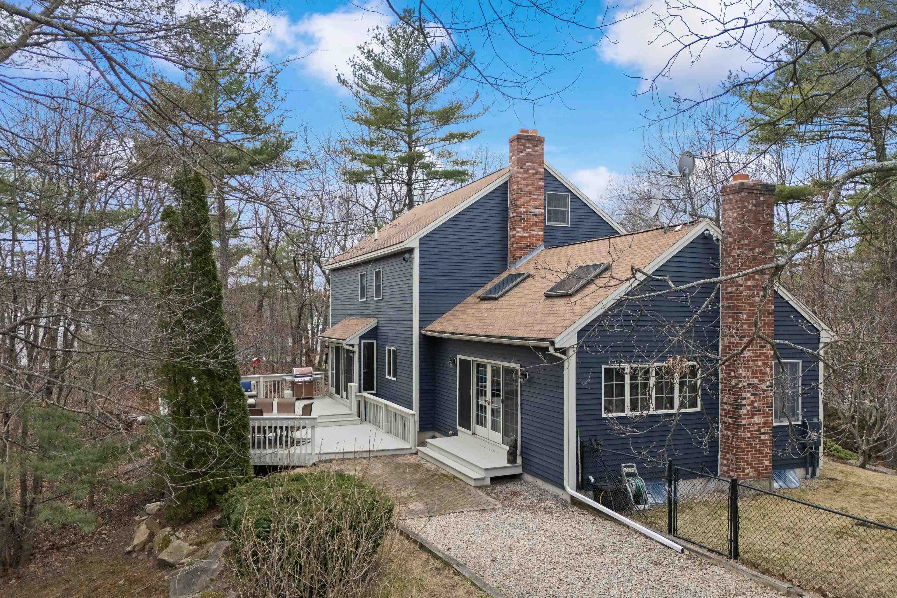 41 Windsor Blvd, Londonderry, NH 03053