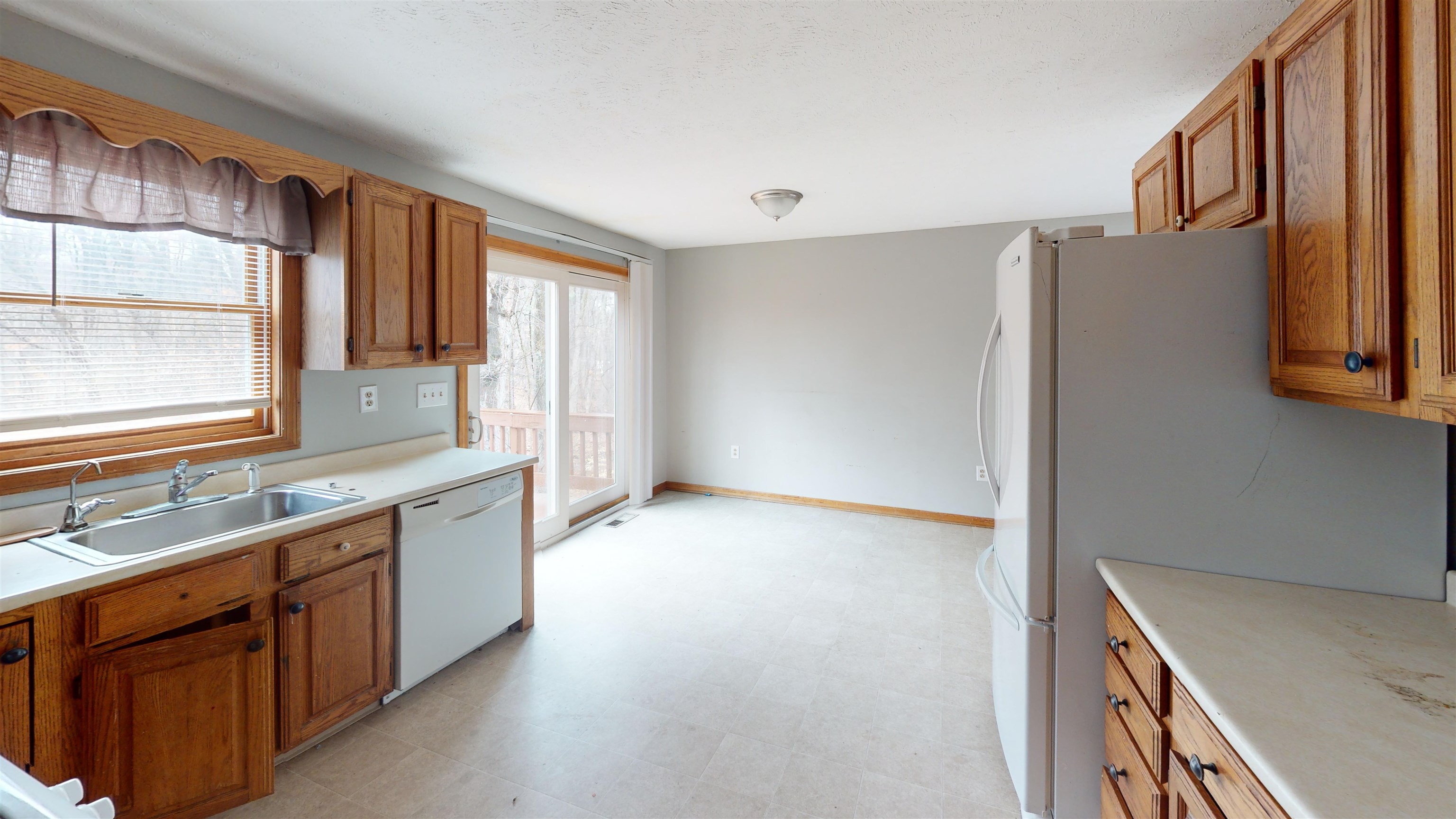 5B Mark St, Hudson, NH 03051