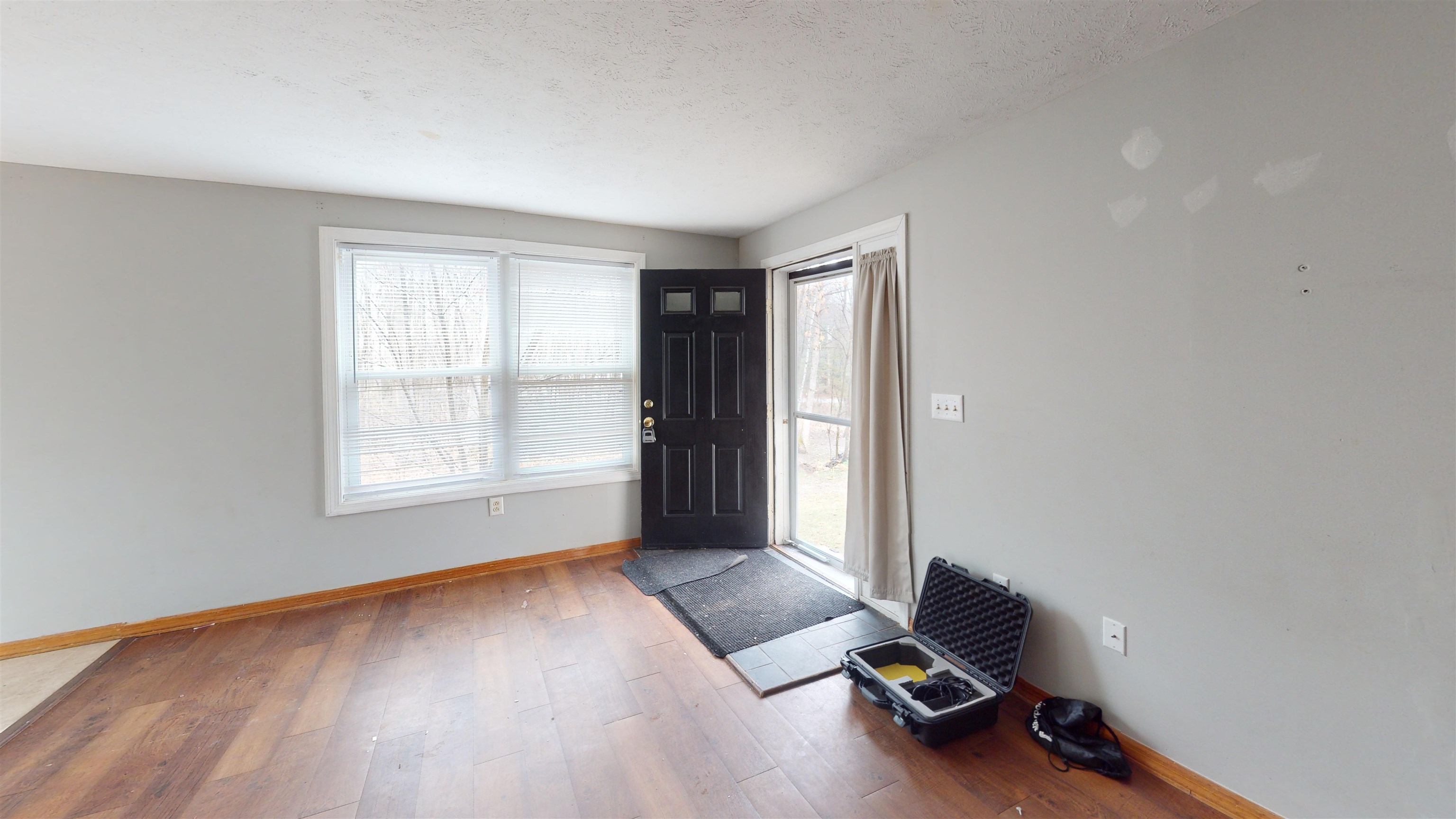 5B Mark St, Hudson, NH 03051