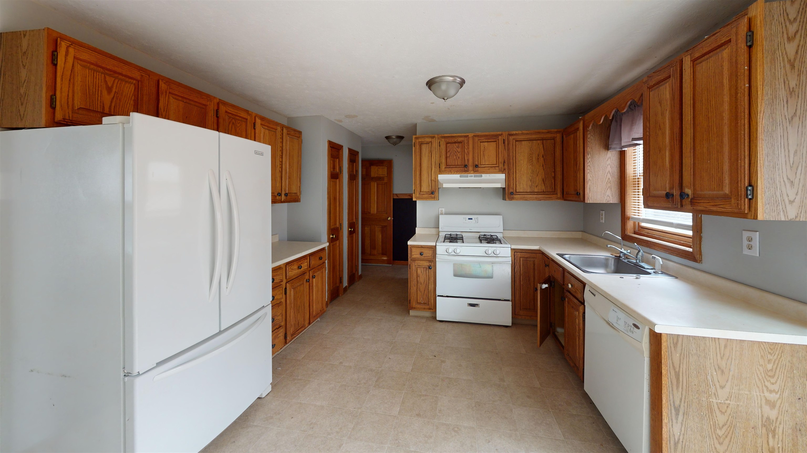 5B Mark St, Hudson, NH 03051