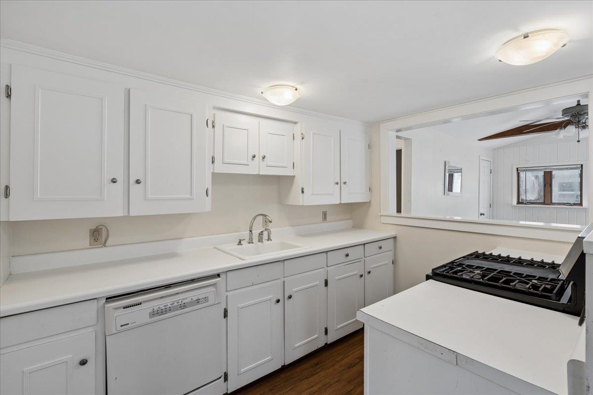 341 Flanders Rd, Henniker, NH 03242-6384