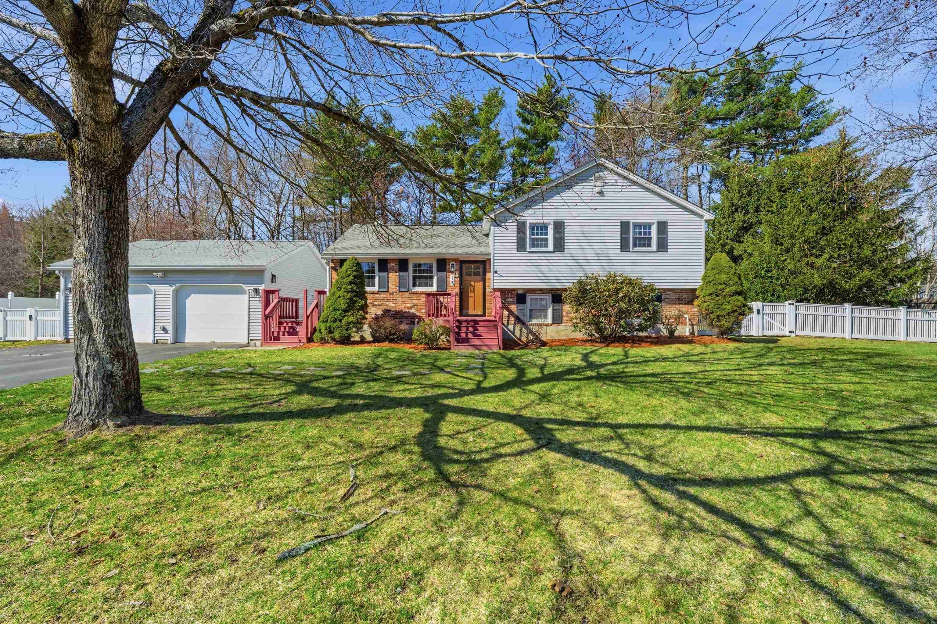 15 Clay St, Merrimack, NH 03054