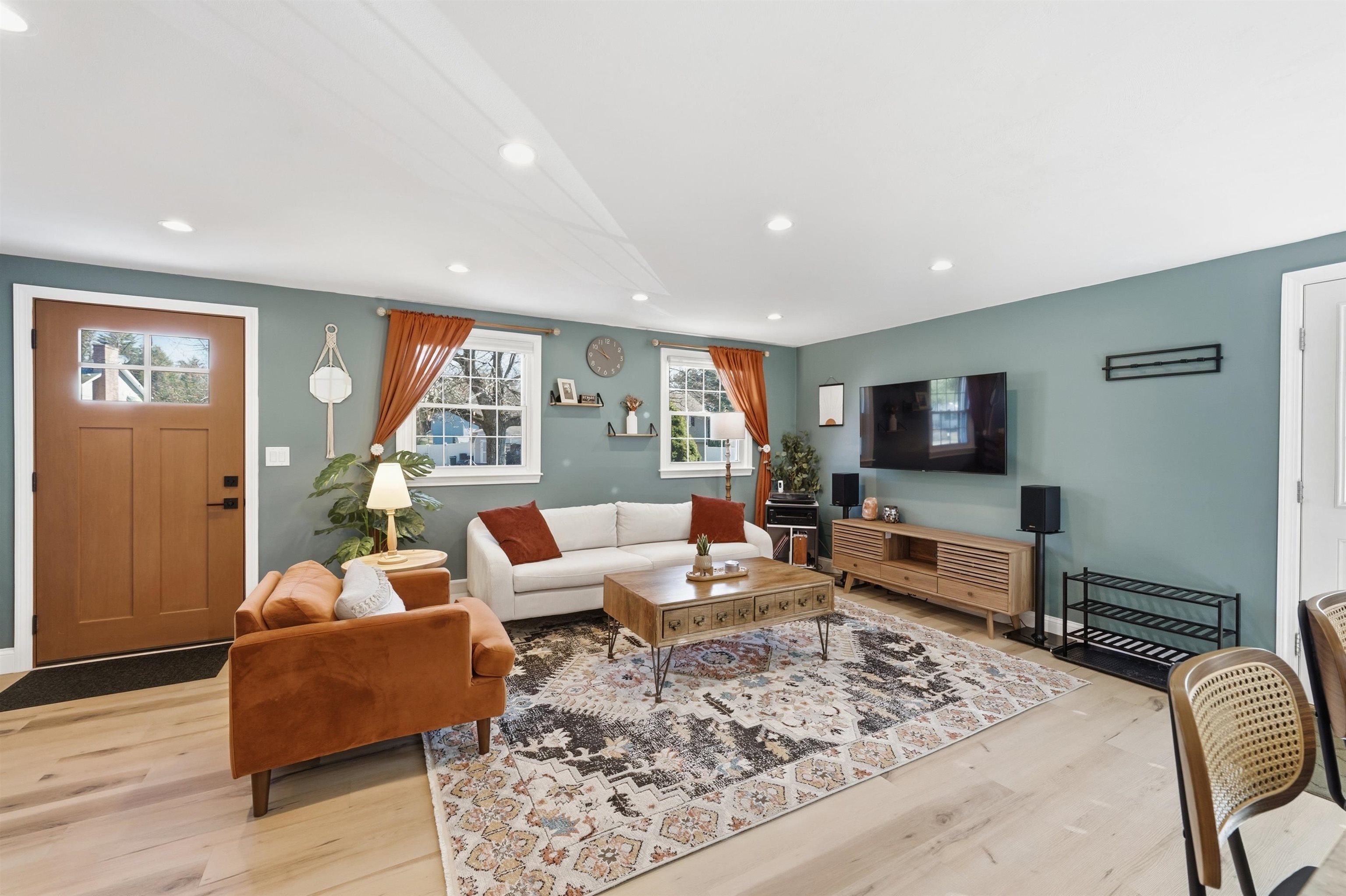 15 Clay St, Merrimack, NH 03054